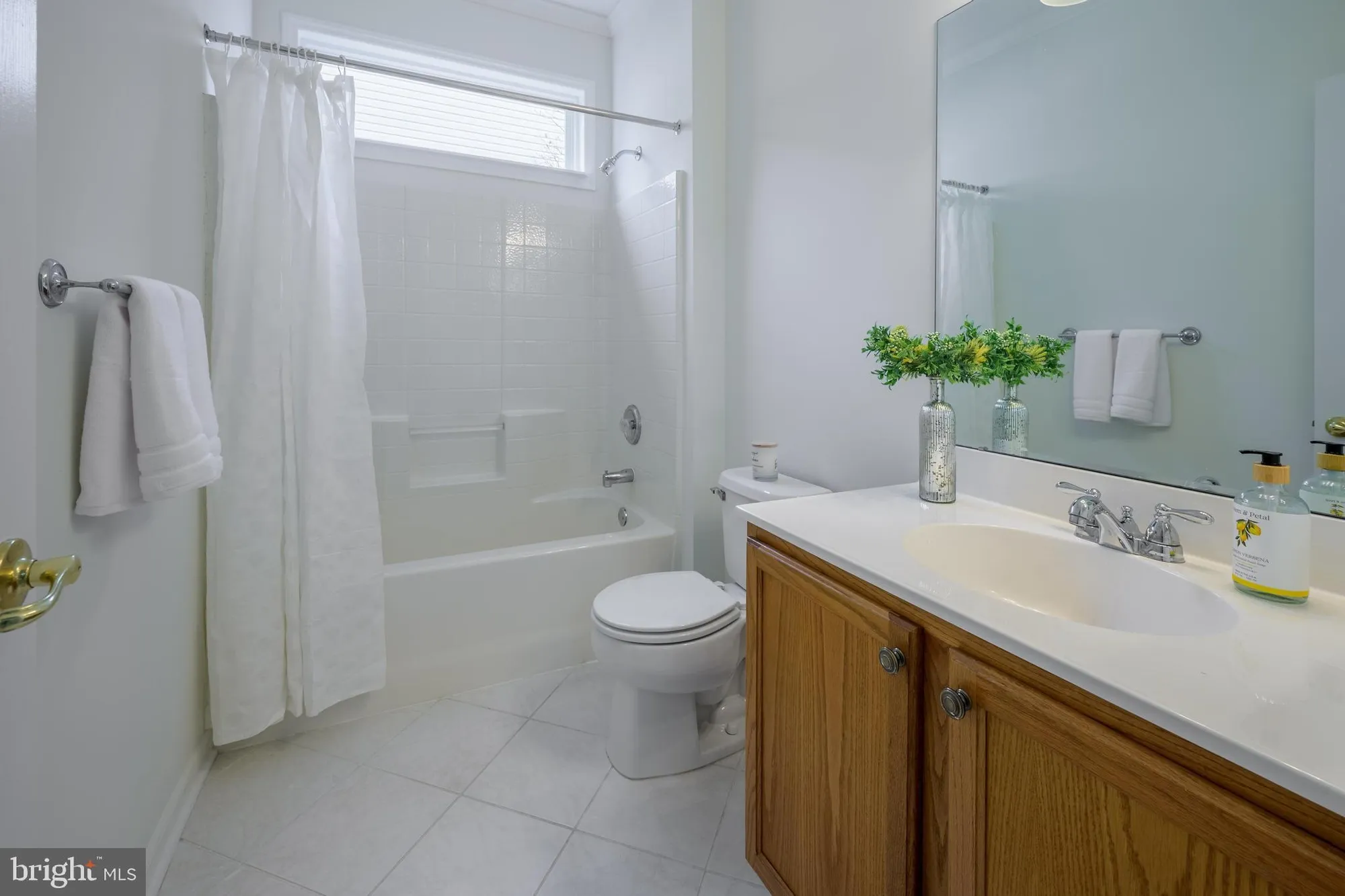 Property Slideshow image 14 of 41 | 8 jonquil pl, Marlton, NJ, 08053