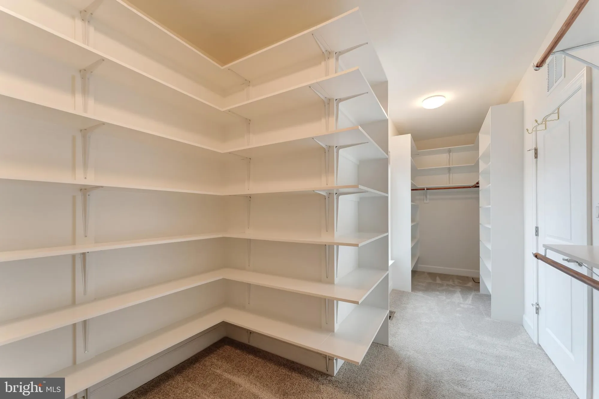 Property Slideshow image 23 of 71 | 43044 greeley sq, Ashburn, VA, 20148