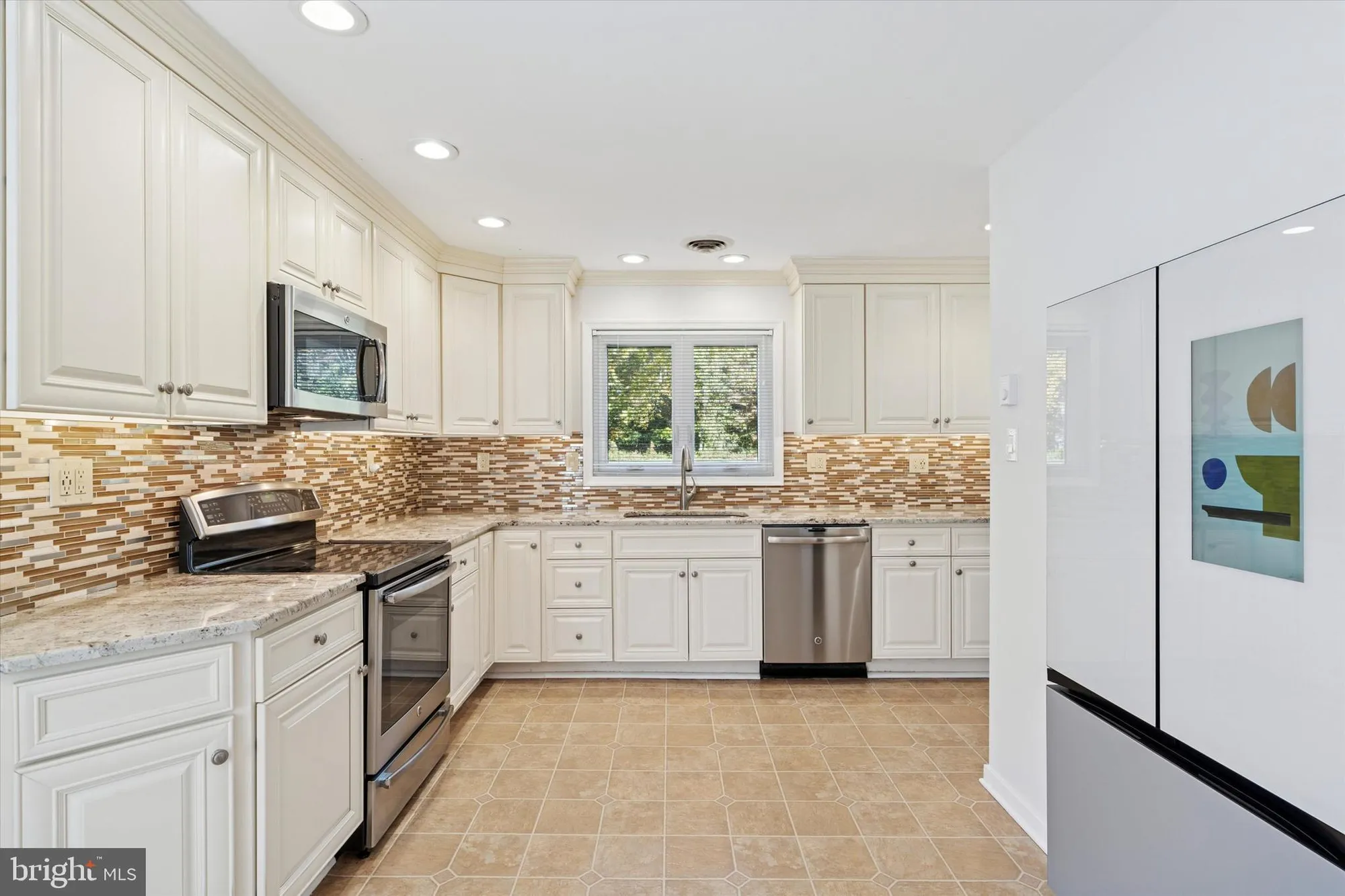 Property Slideshow image 9 of 28 | 201 chandler dr # 201, West Chester, PA, 19380