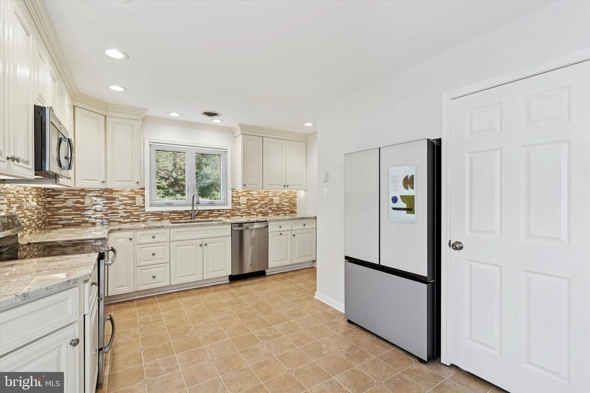 Property Slideshow image 10 of 28 | 201 chandler dr # 201, West Chester, PA, 19380