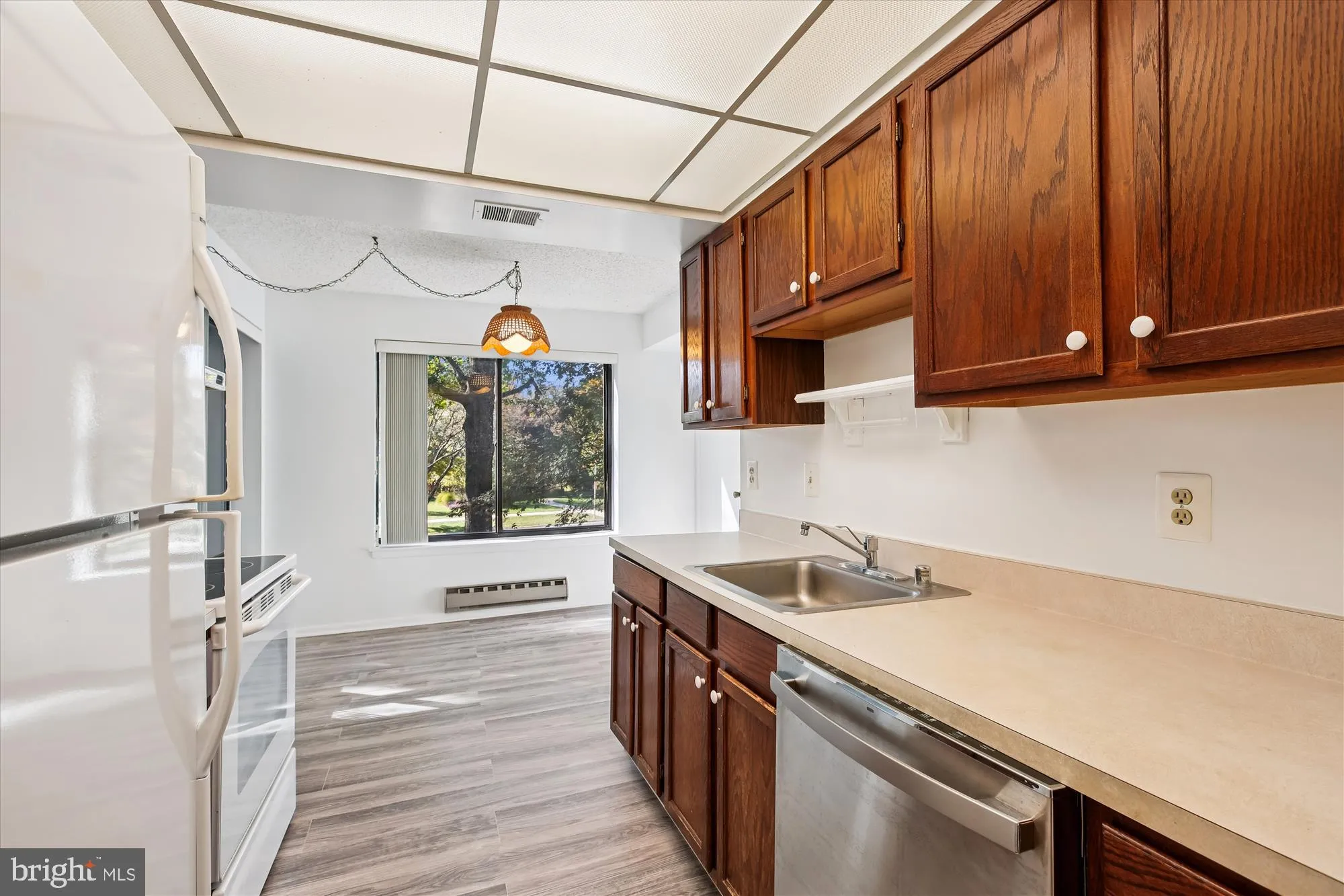 Property Slideshow image 7 of 35 | 15201 elkridge way 93-2j, Silver Spring, MD, 20906
