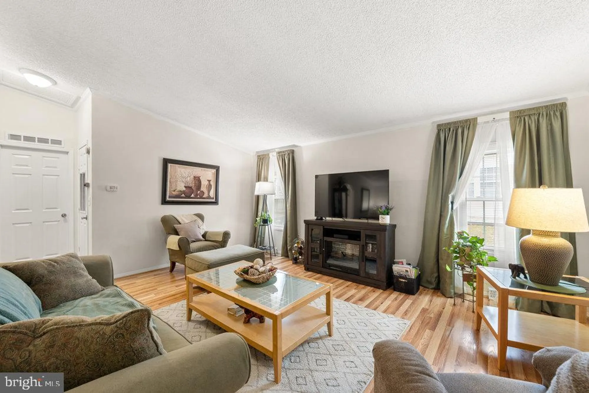 Property Slideshow image 14 of 30 | 148 raven ct, New Hope, PA, 18938