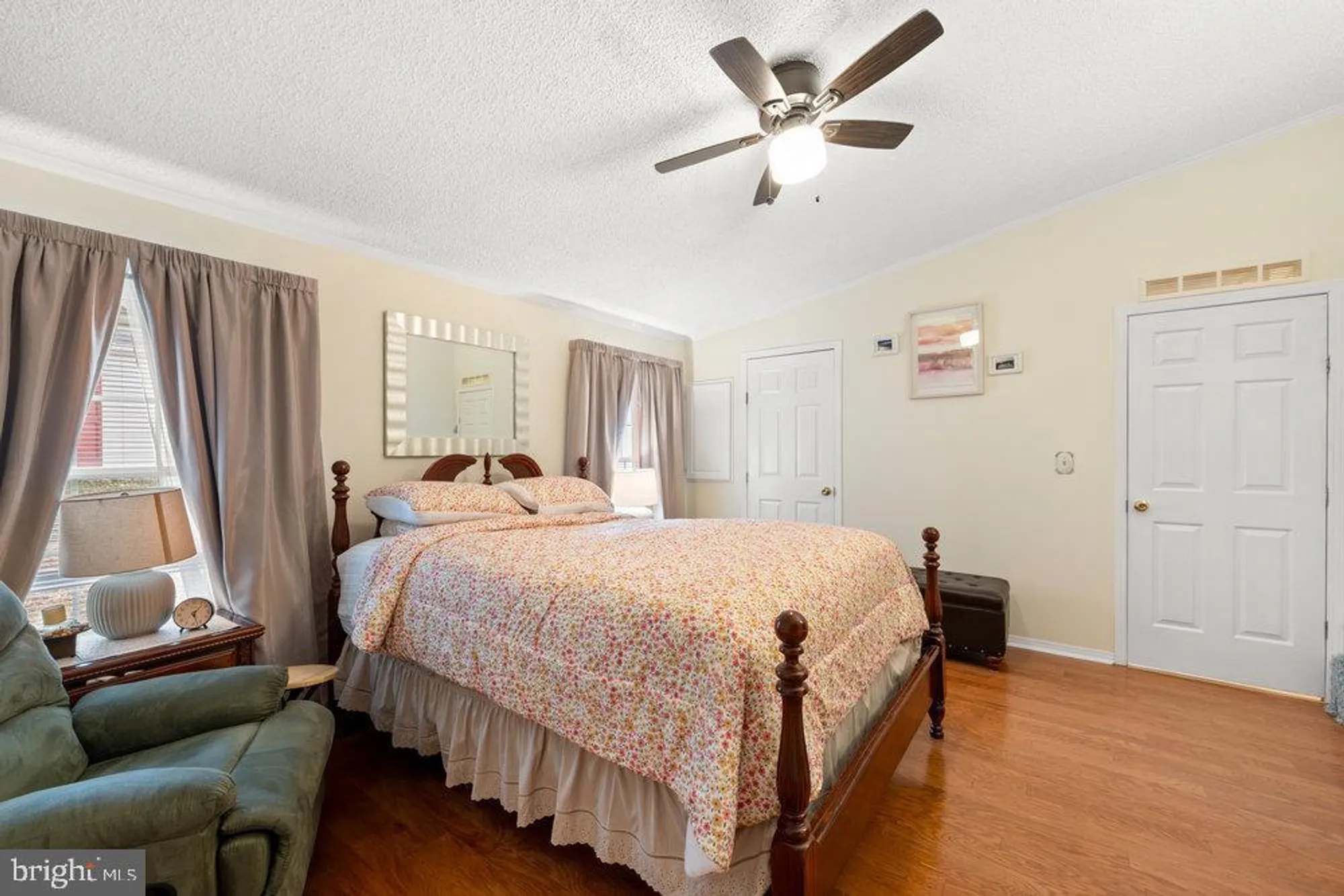 Property Slideshow image 17 of 30 | 148 raven ct, New Hope, PA, 18938