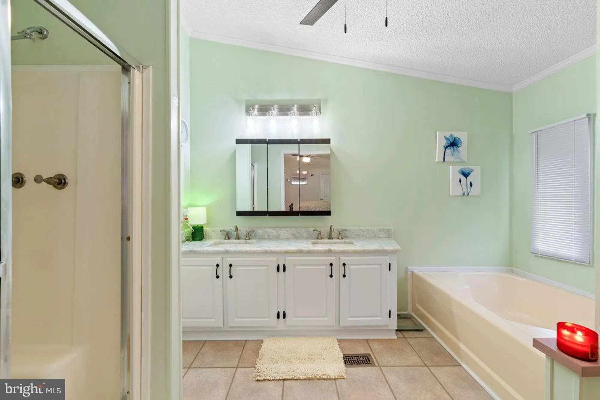 Property Slideshow image 18 of 30 | 148 raven ct, New Hope, PA, 18938