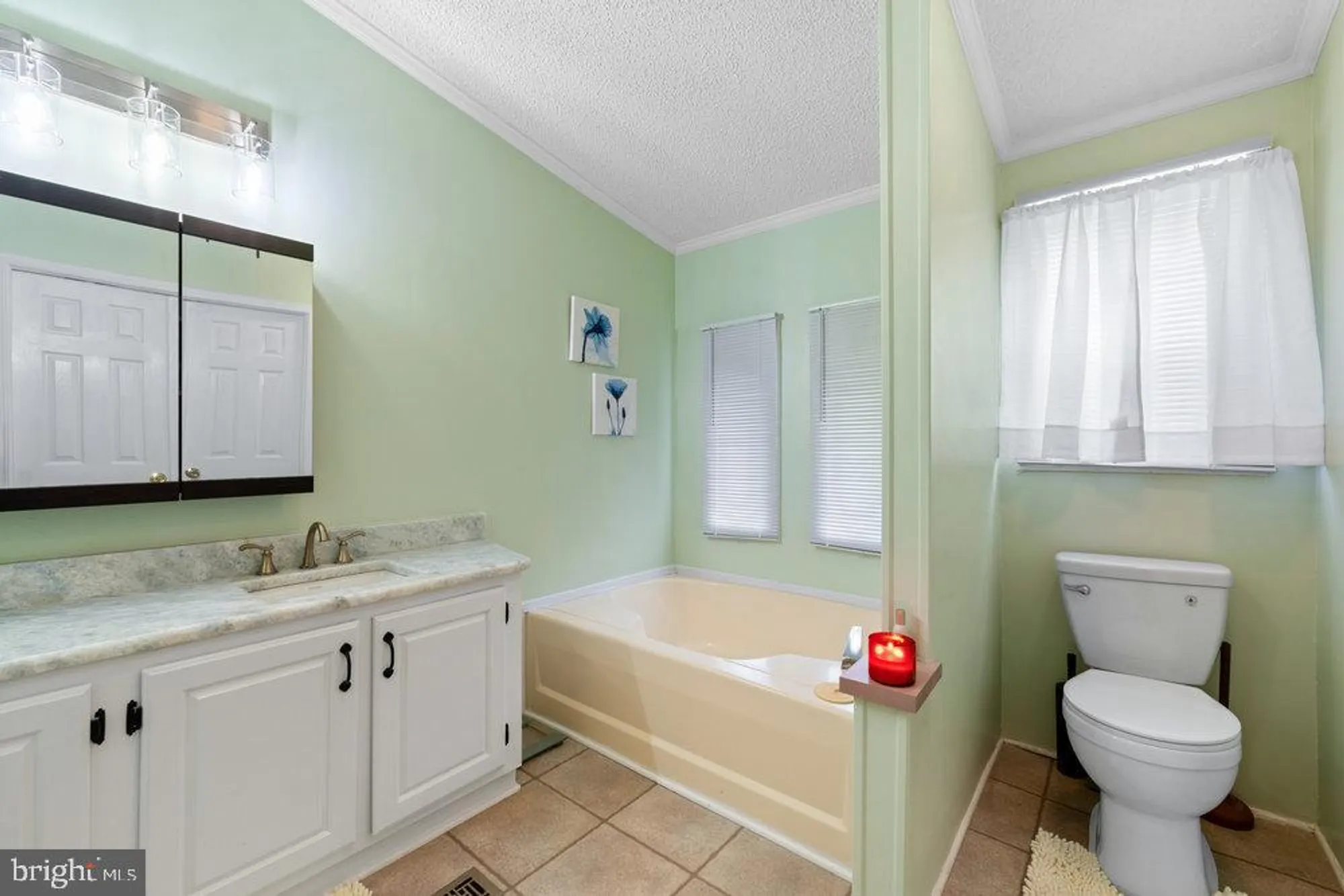 Property Slideshow image 19 of 30 | 148 raven ct, New Hope, PA, 18938