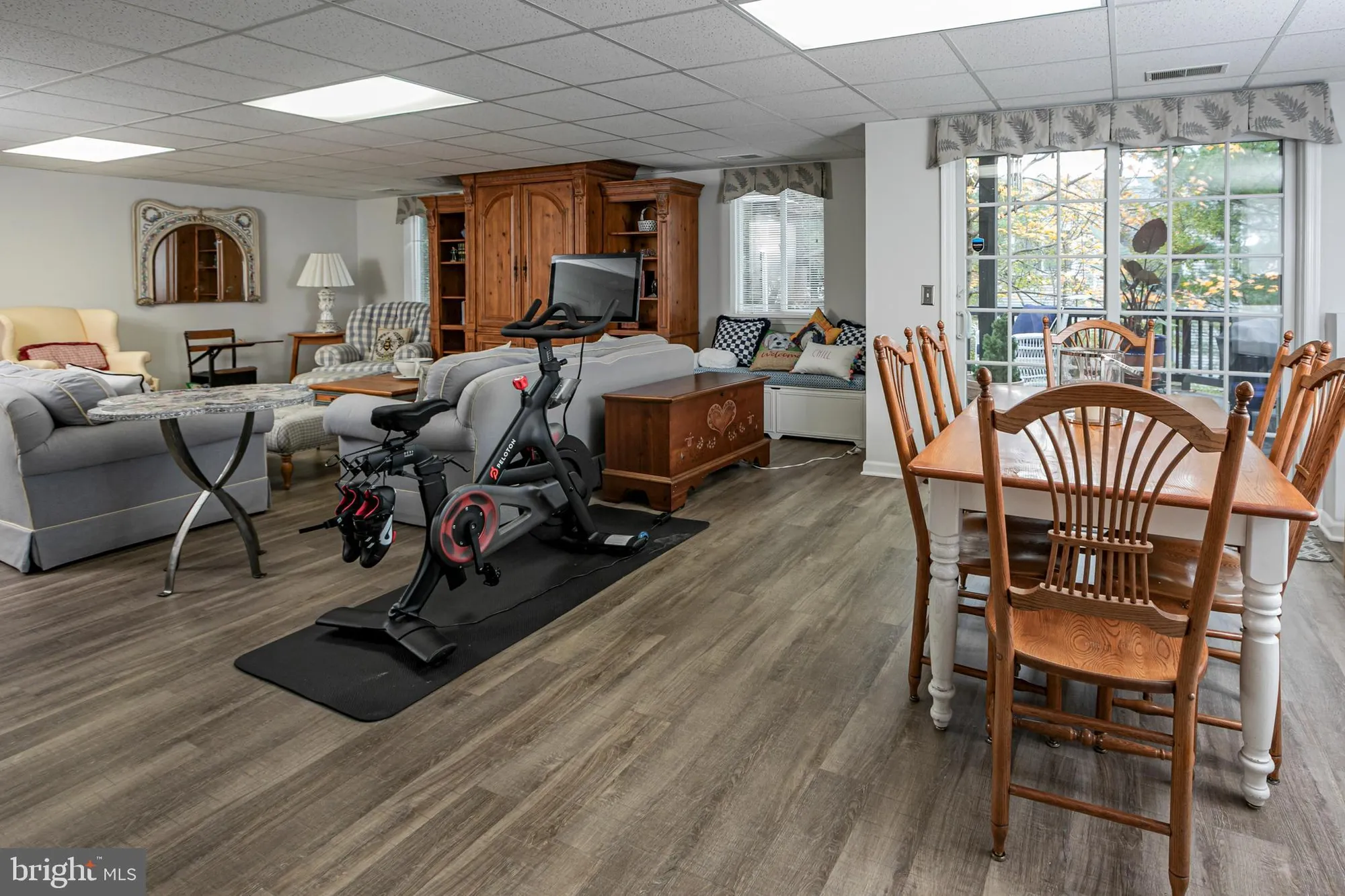 Property Slideshow image 36 of 42 | 6 otter creek rd, Skillman, NJ, 08558