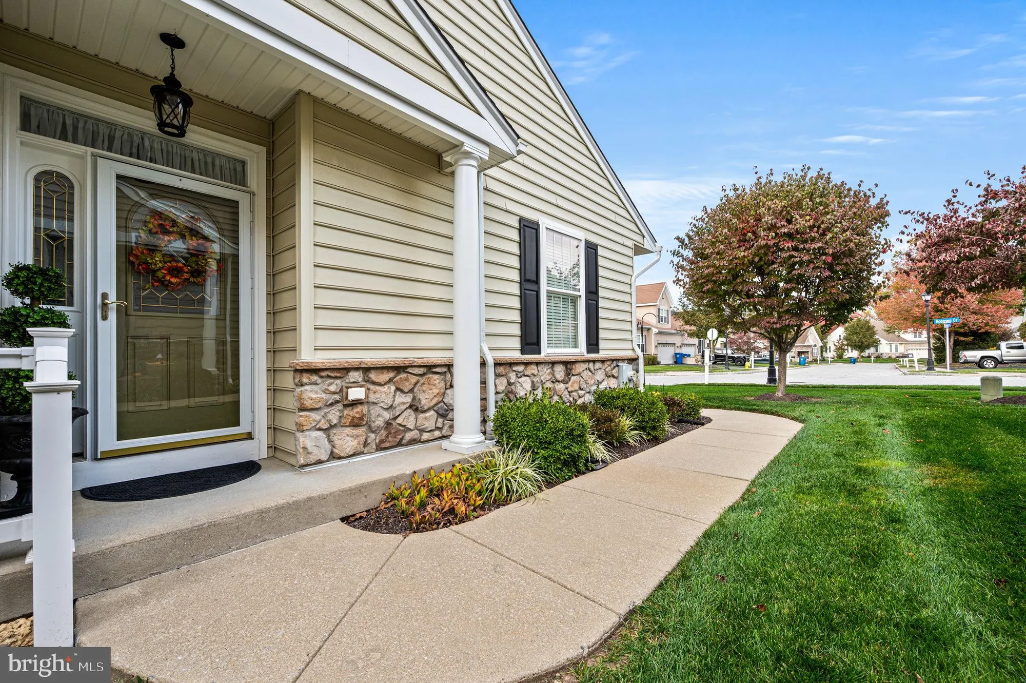 Property Slideshow image 4 of 49 | 524 hodgson cir, West Grove, PA, 19390