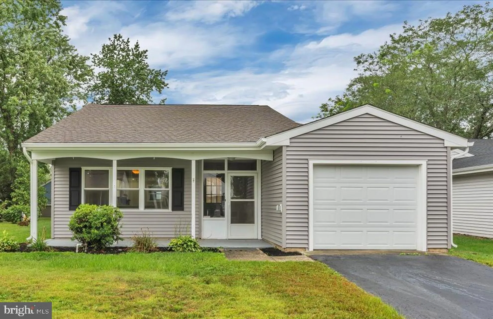 Property Slideshow image 3 of 24 | 39 chelsea pl, Southampton, NJ, 08088