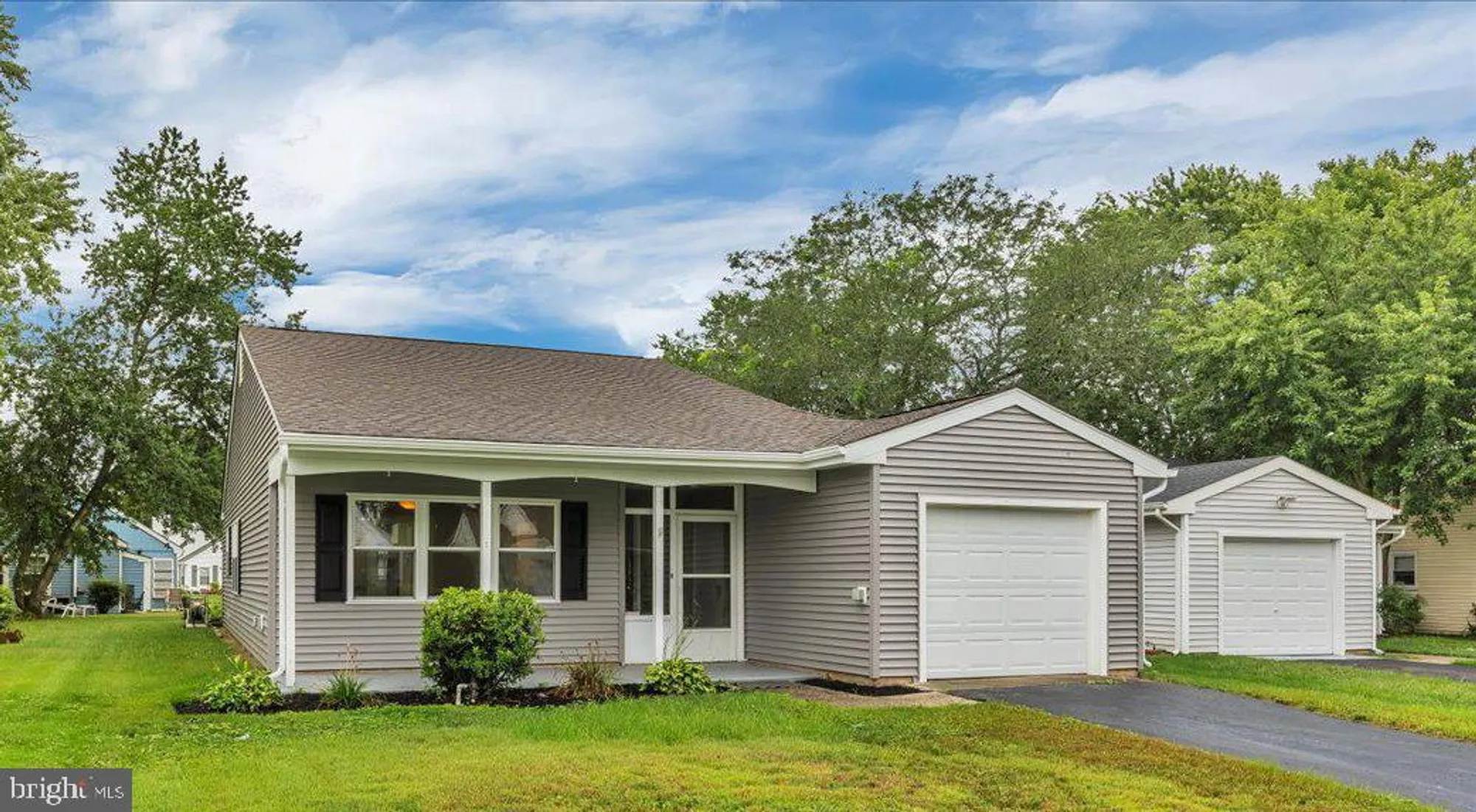 Property Slideshow image 4 of 24 | 39 chelsea pl, Southampton, NJ, 08088