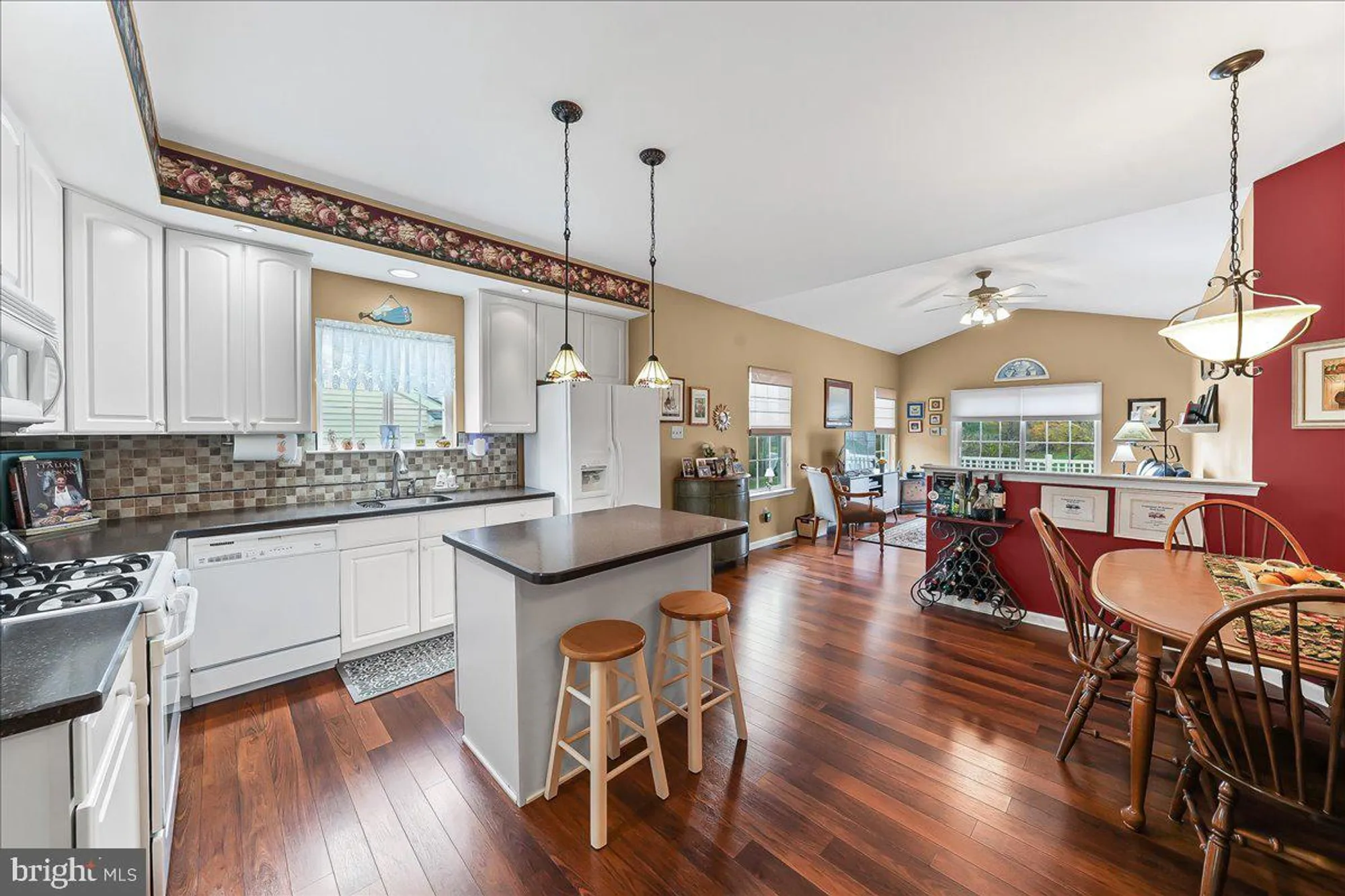 Property Slideshow image 9 of 32 | 453 e glenview dr, West Grove, PA, 19390