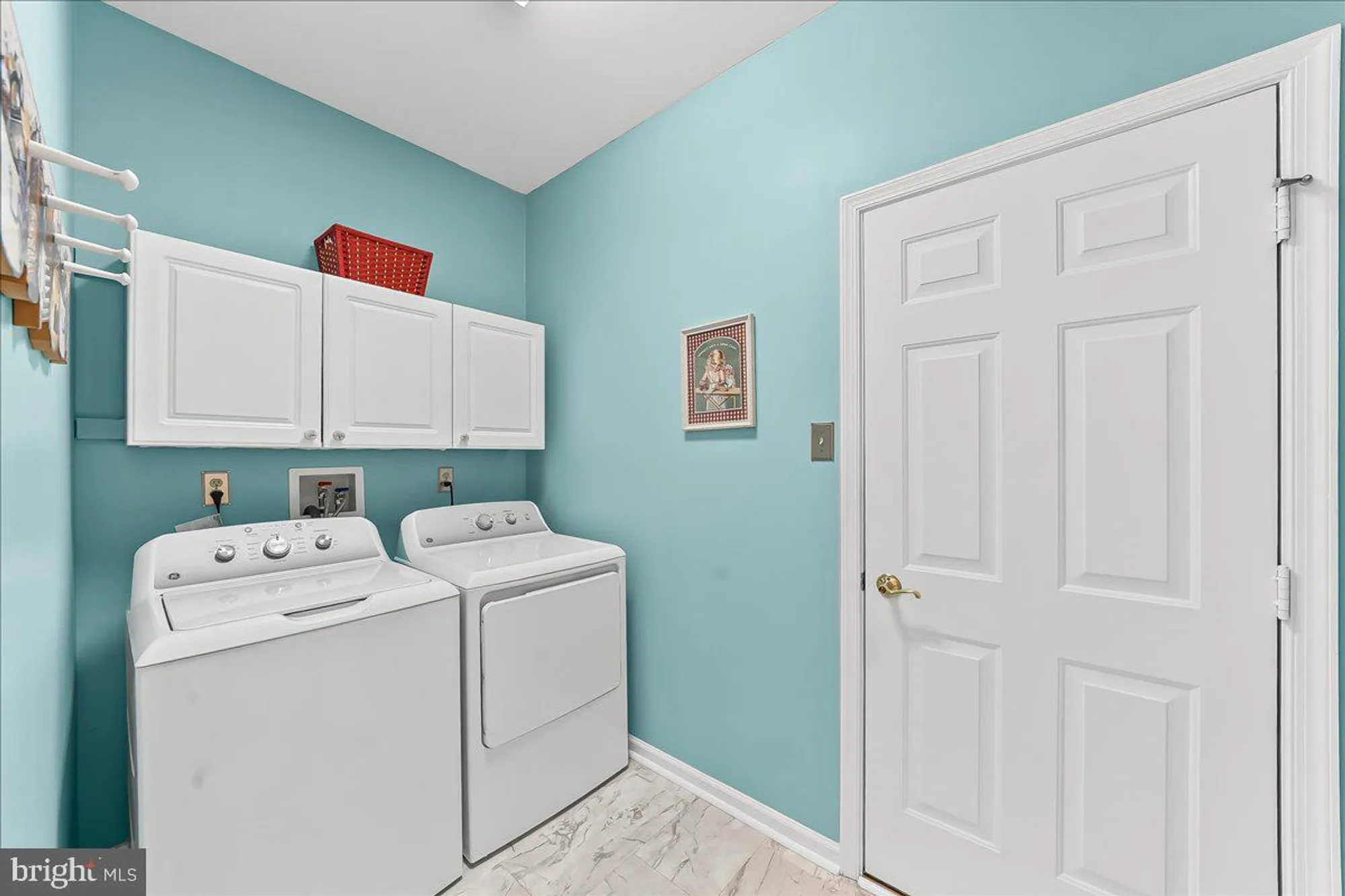 Property Slideshow image 26 of 32 | 453 e glenview dr, West Grove, PA, 19390