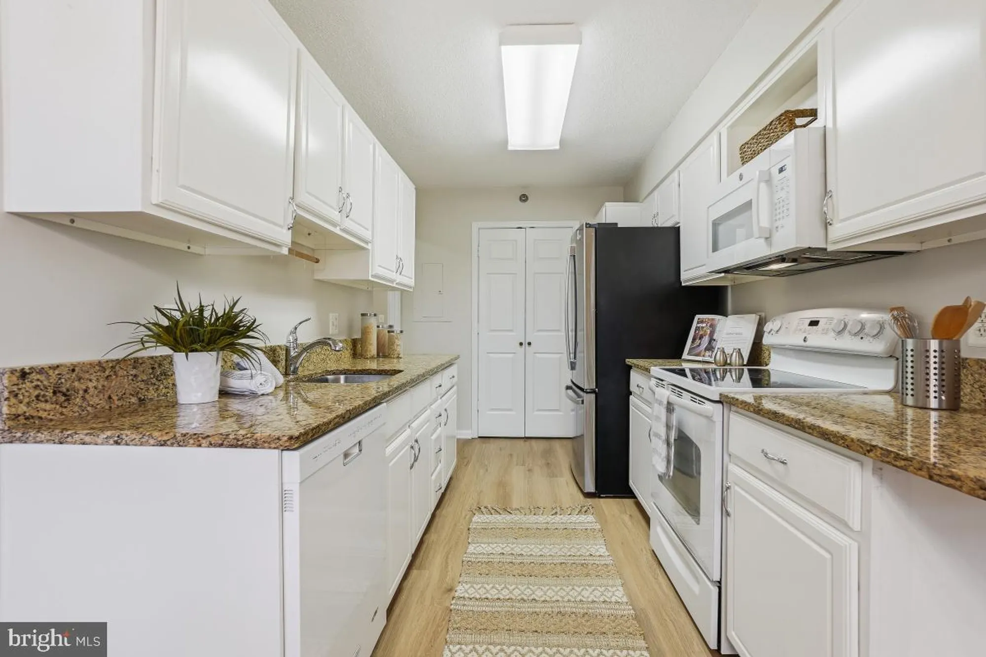 Property Slideshow image 10 of 51 | 14801 pennfield cir apt 203, Silver Spring, MD, 20906