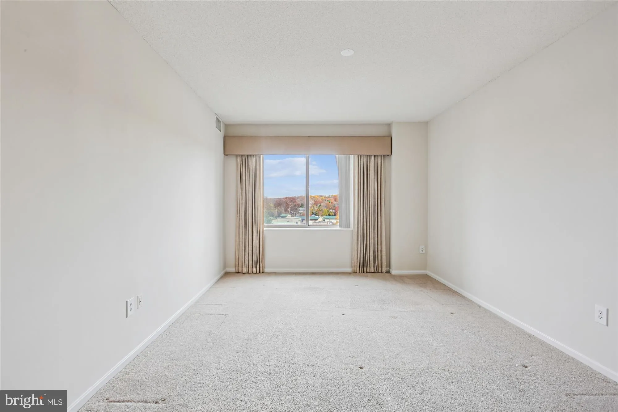 Property Slideshow image 32 of 97 | 3210 n leisure world blvd apt 610, Silver Spring, MD, 20906
