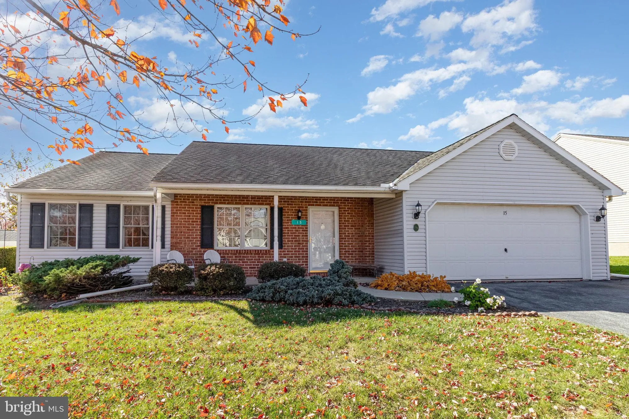 Property Slideshow image 2 of 39 | 15 lakeview dr, Myerstown, PA, 17067