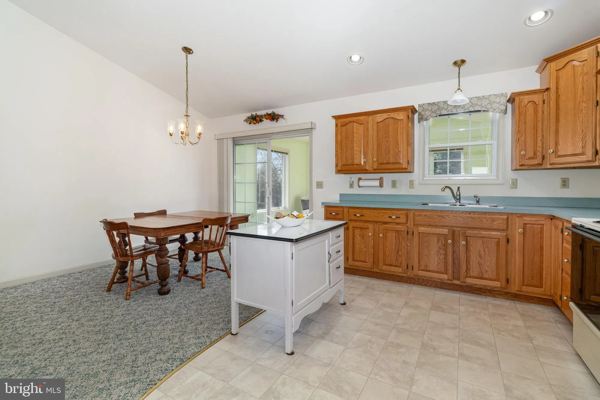 Property Slideshow image 10 of 39 | 15 lakeview dr, Myerstown, PA, 17067