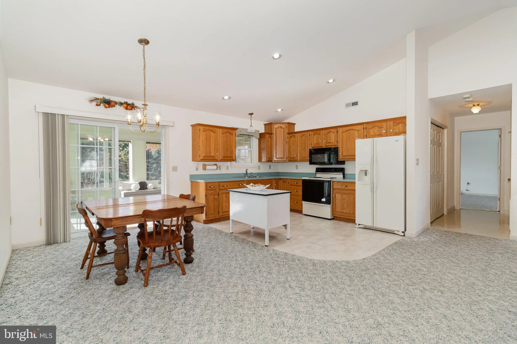 Property Slideshow image 9 of 39 | 15 lakeview dr, Myerstown, PA, 17067