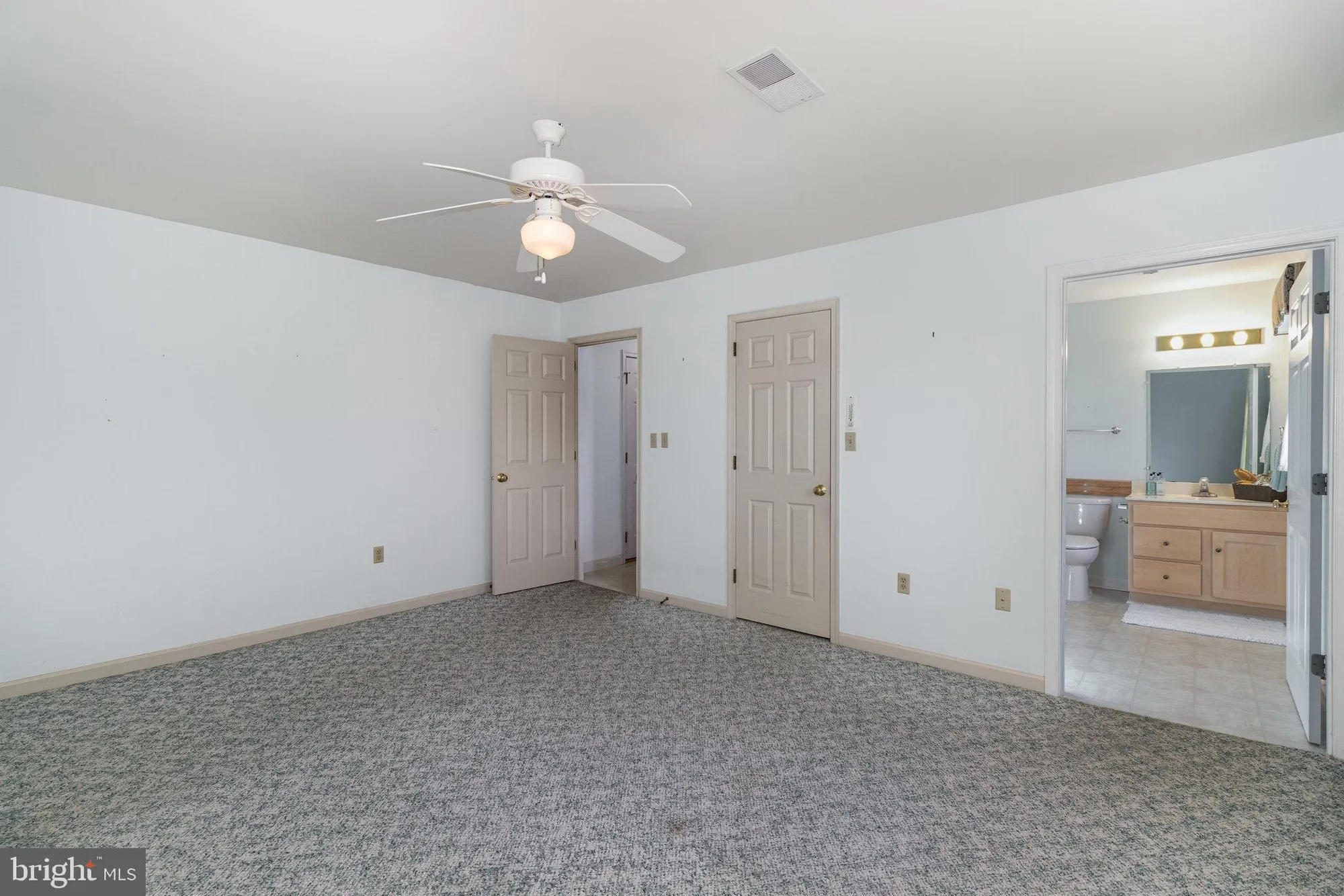 Property Slideshow image 23 of 39 | 15 lakeview dr, Myerstown, PA, 17067