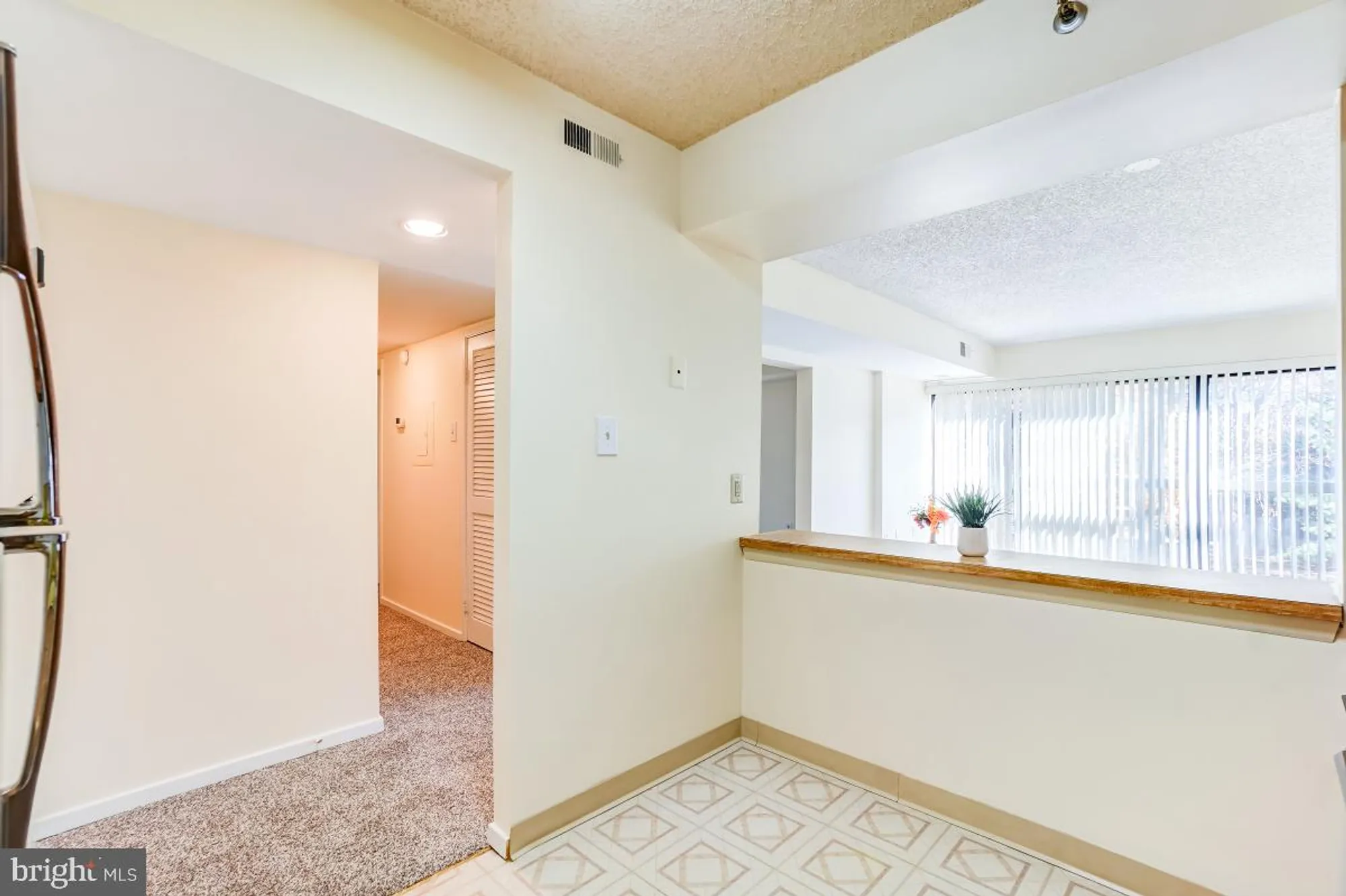 Property Slideshow image 8 of 34 | 2921 n leisure world blvd 1-226, Silver Spring, MD, 20906