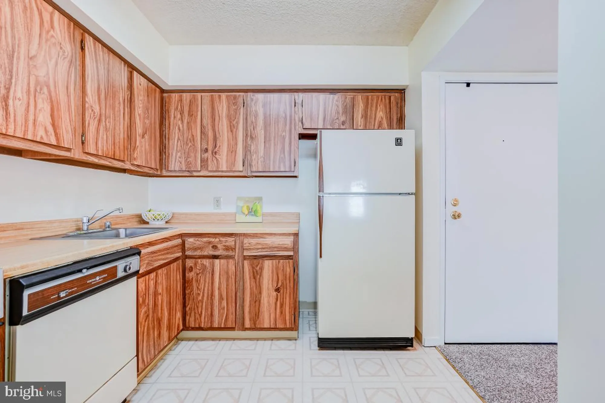 Property Slideshow image 7 of 34 | 2921 n leisure world blvd 1-226, Silver Spring, MD, 20906