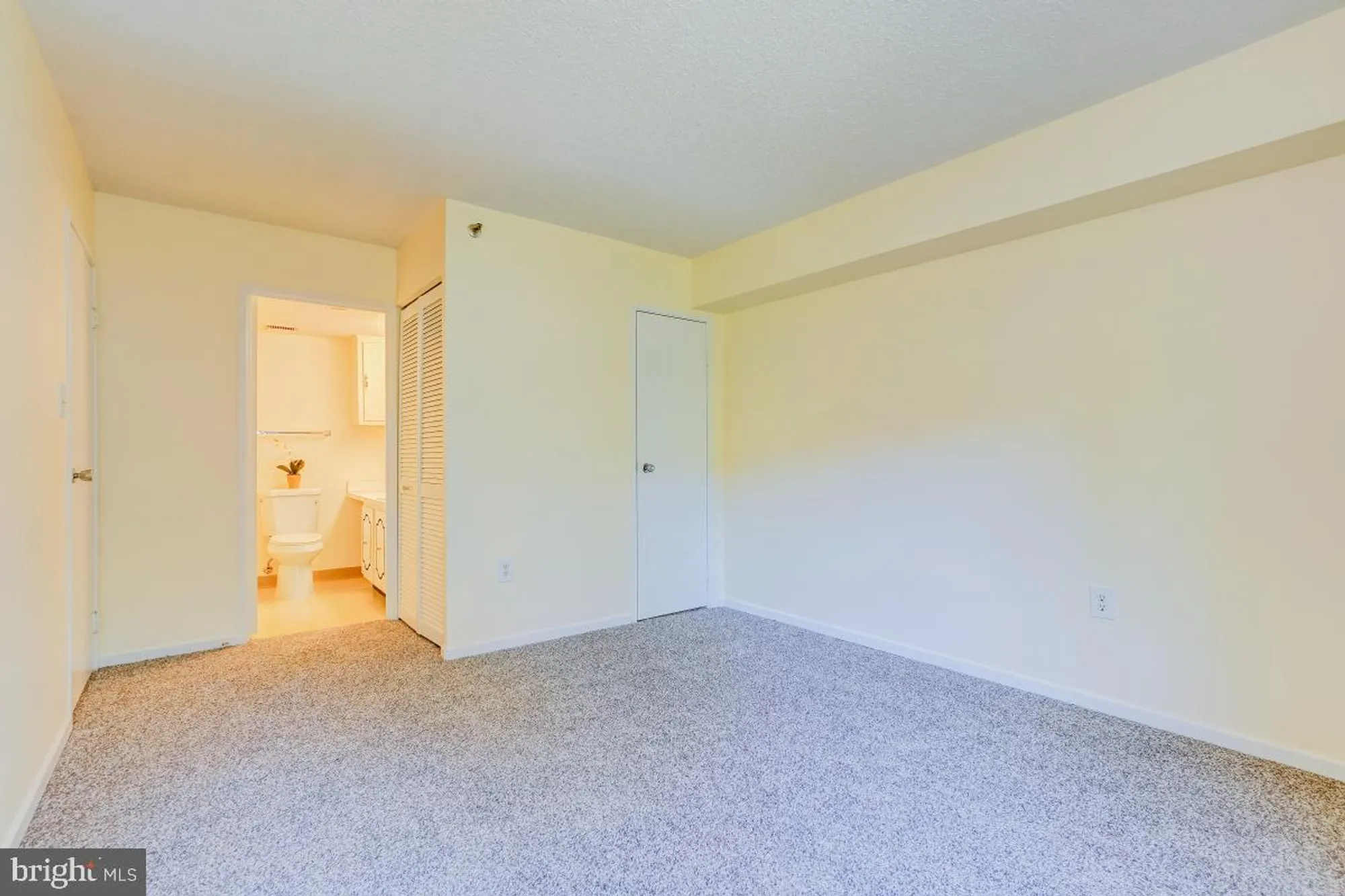 Property Slideshow image 24 of 34 | 2921 n leisure world blvd 1-226, Silver Spring, MD, 20906