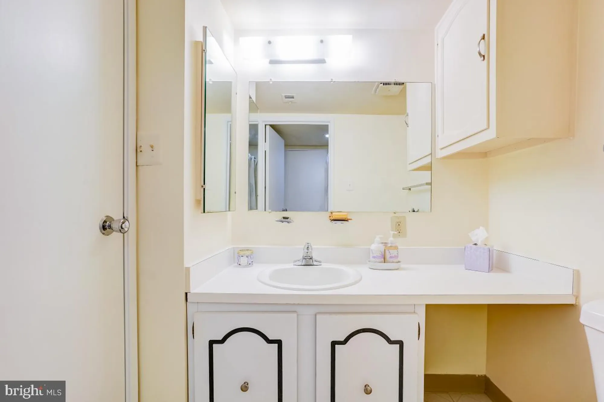 Property Slideshow image 19 of 34 | 2921 n leisure world blvd 1-226, Silver Spring, MD, 20906
