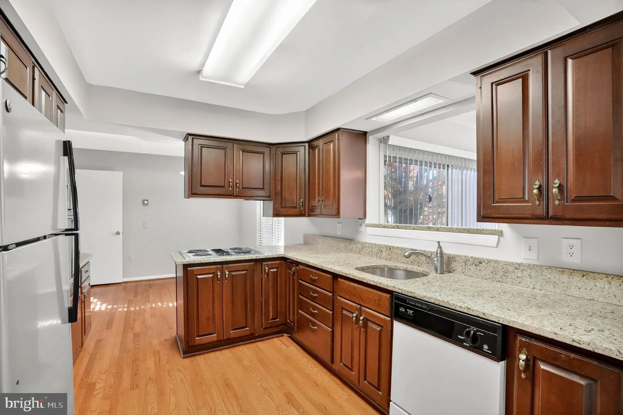Property Slideshow image 13 of 32 | 3416 island creek ct 127-c, Silver Spring, MD, 20906