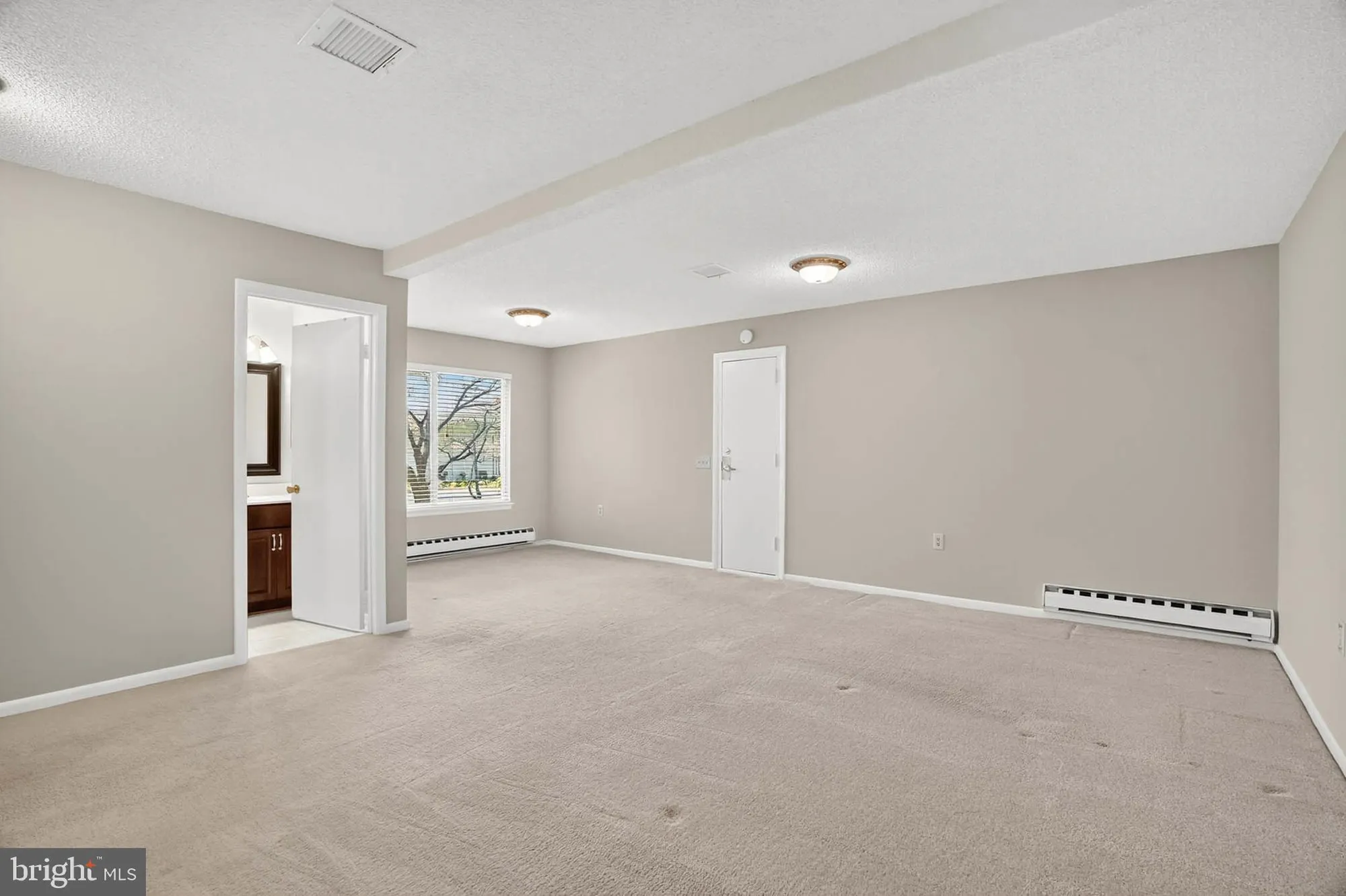 Property Slideshow image 17 of 32 | 3416 island creek ct 127-c, Silver Spring, MD, 20906