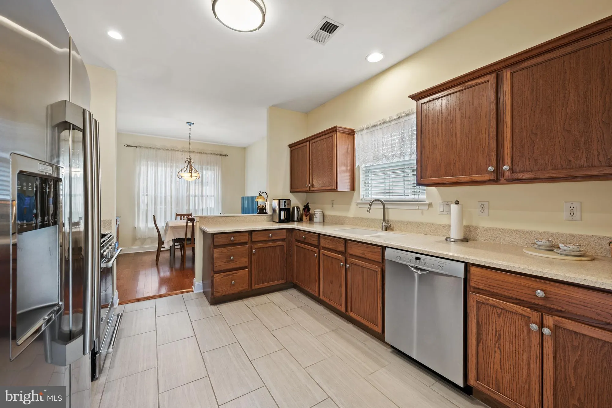Property Slideshow image 11 of 45 | 6 grande blvd, Princeton Junction, NJ, 08550
