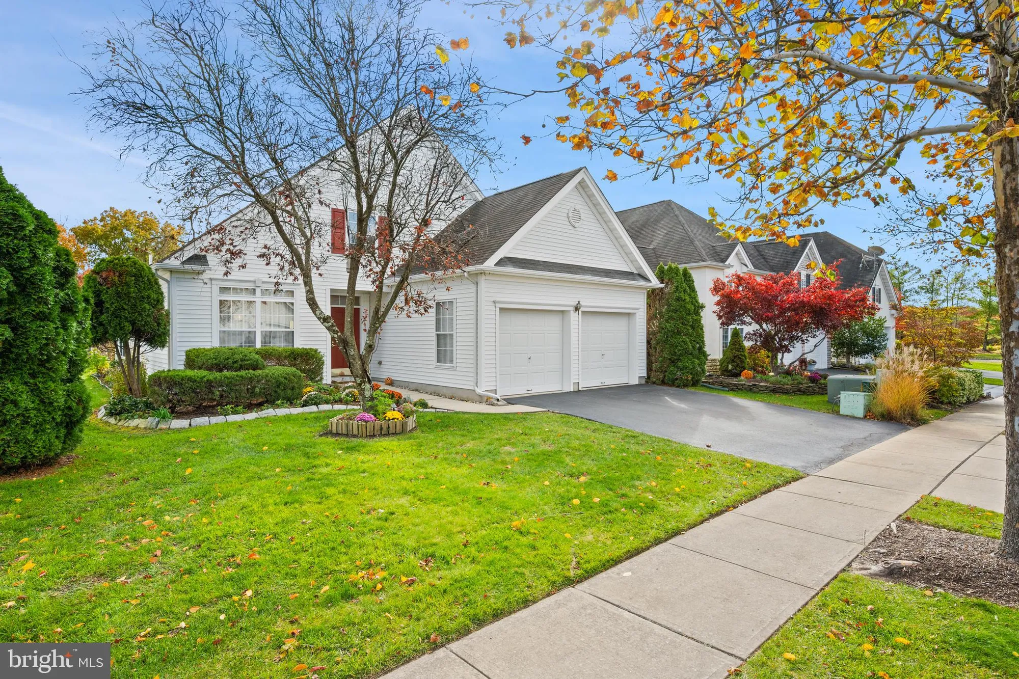 Property Slideshow image 6 of 45 | 6 grande blvd, Princeton Junction, NJ, 08550