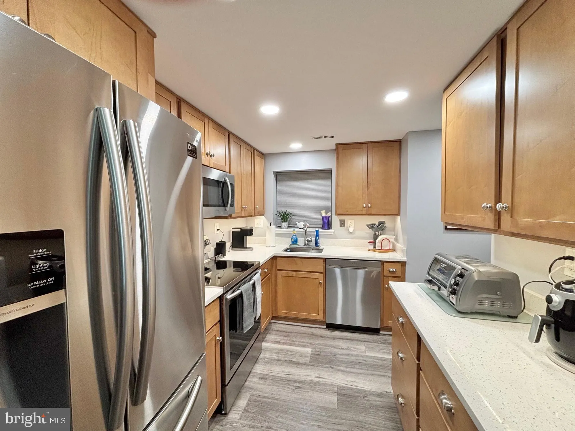 Property Slideshow image 8 of 27 | 15111 glade dr 12-3d, Silver Spring, MD, 20906