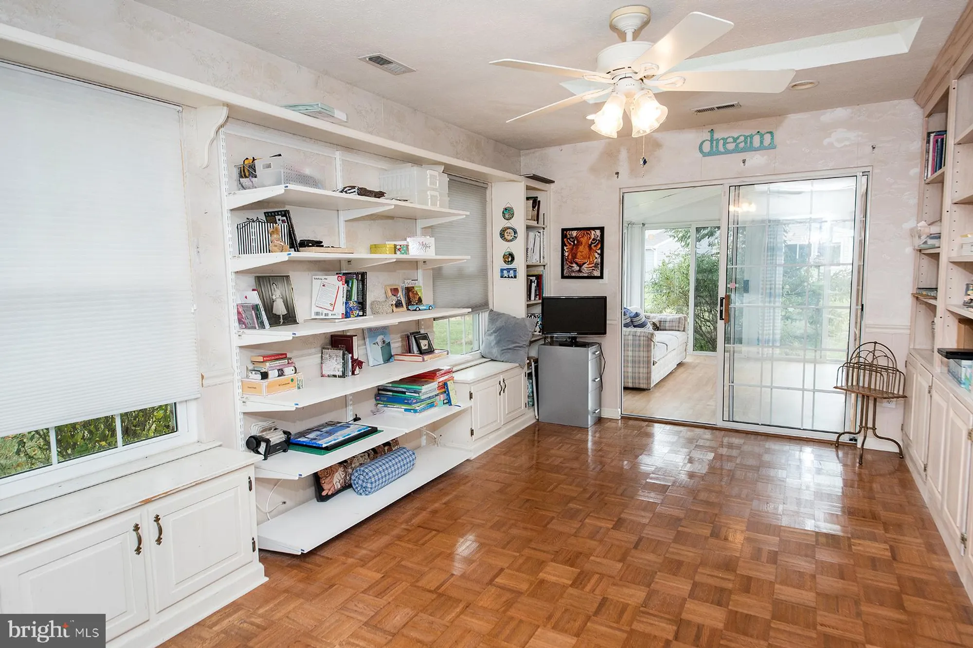 Property Slideshow image 11 of 39 | 420 elderberry ct, Mount Laurel, NJ, 08054