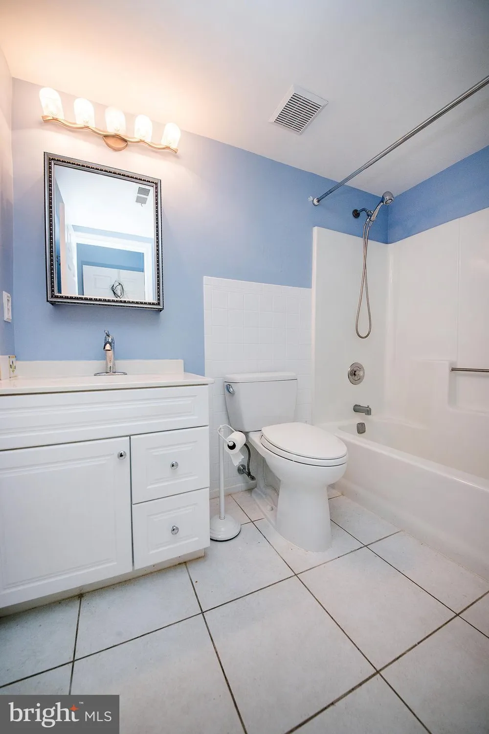 Property Slideshow image 23 of 39 | 420 elderberry ct, Mount Laurel, NJ, 08054