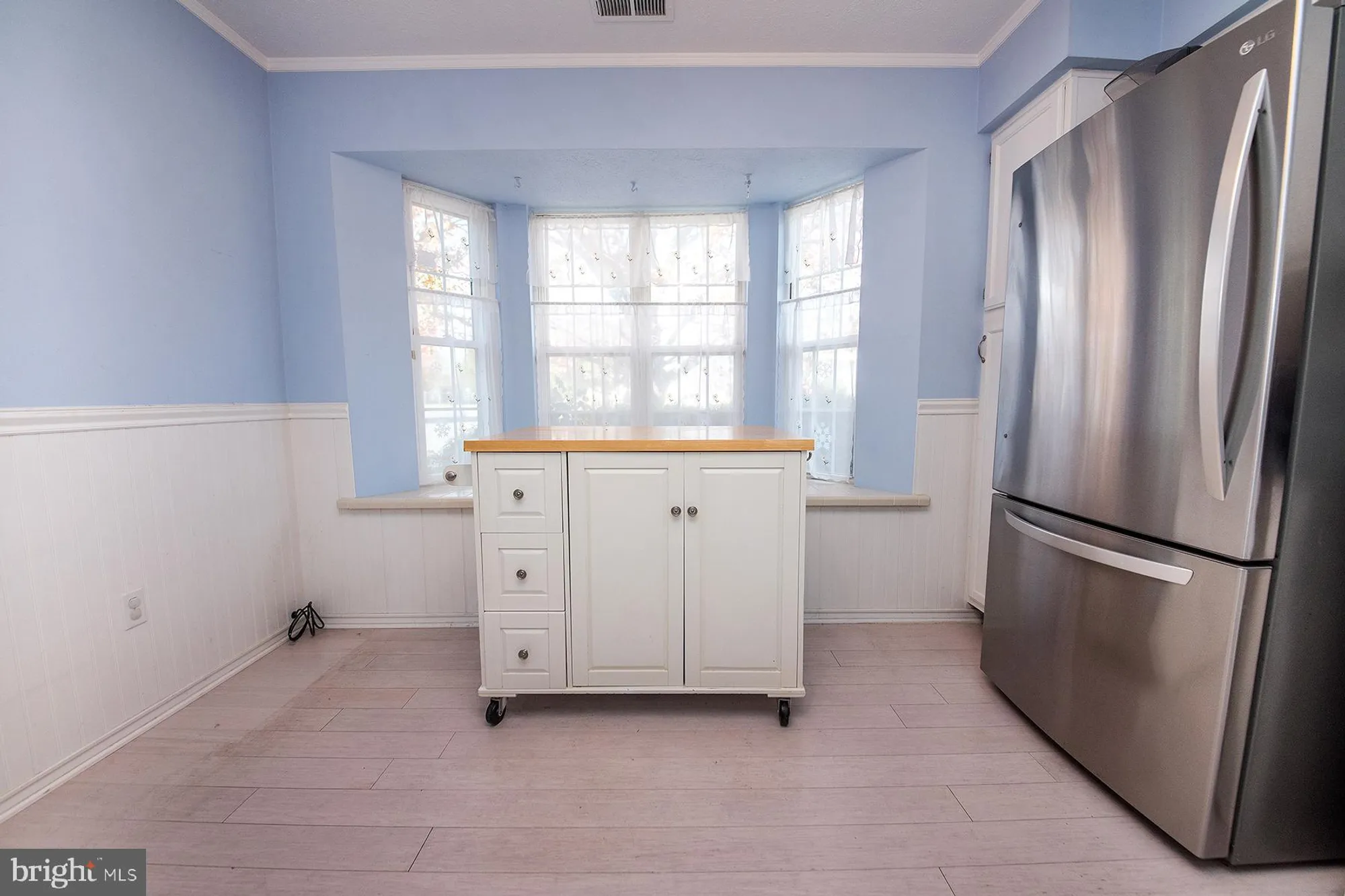 Property Slideshow image 5 of 39 | 420 elderberry ct, Mount Laurel, NJ, 08054