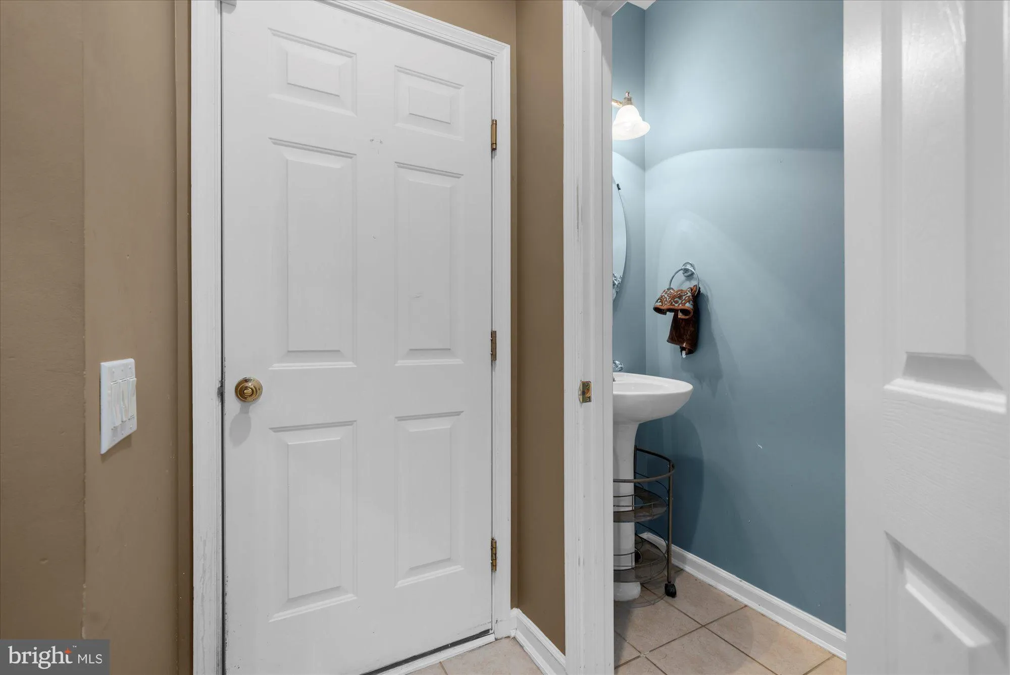 Property Slideshow image 13 of 44 | 813 geranium dr, Warrington, PA, 18976