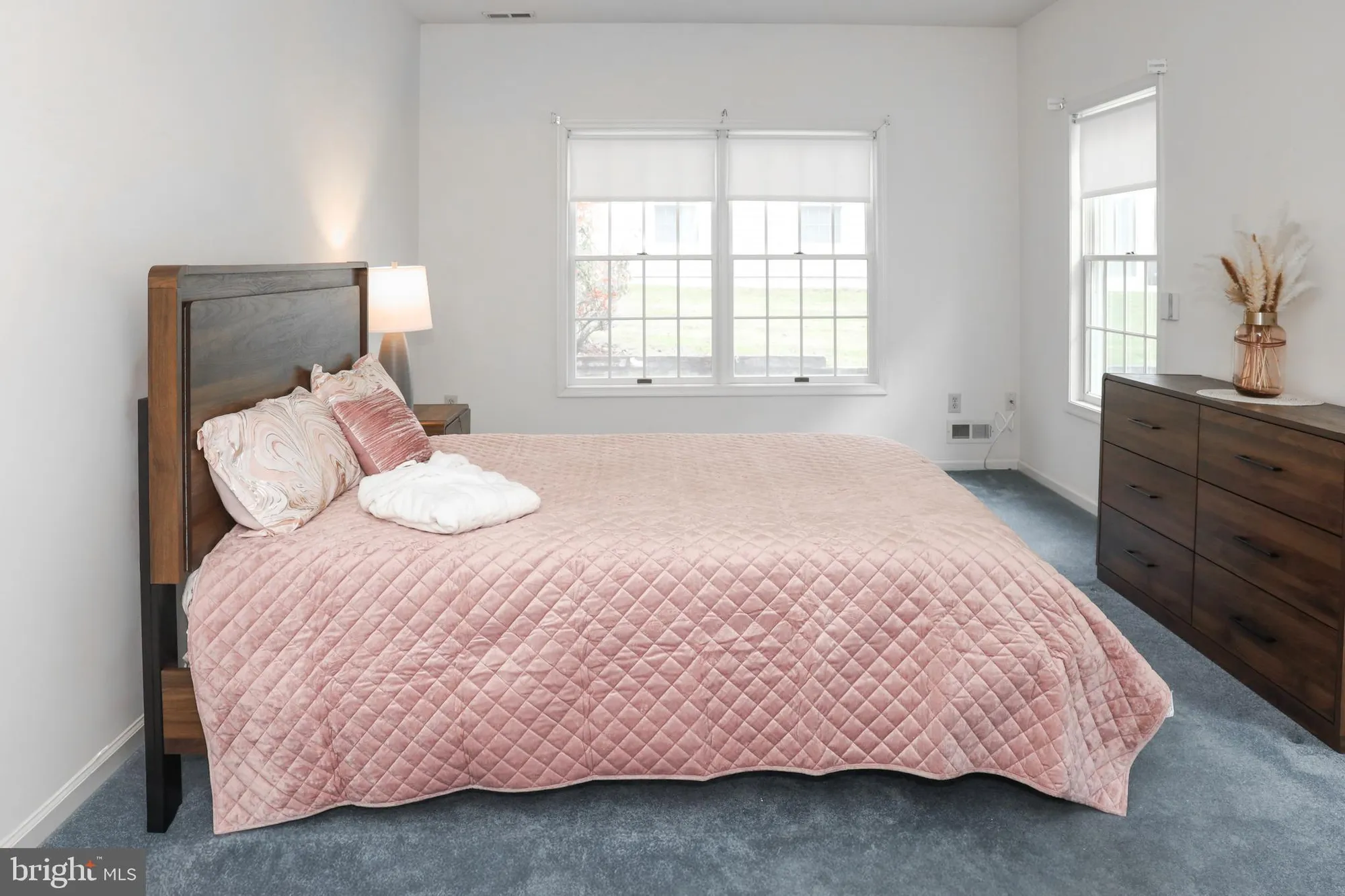 Property Slideshow image 33 of 40 | 11 covered bridge cir, Columbus, NJ, 08022