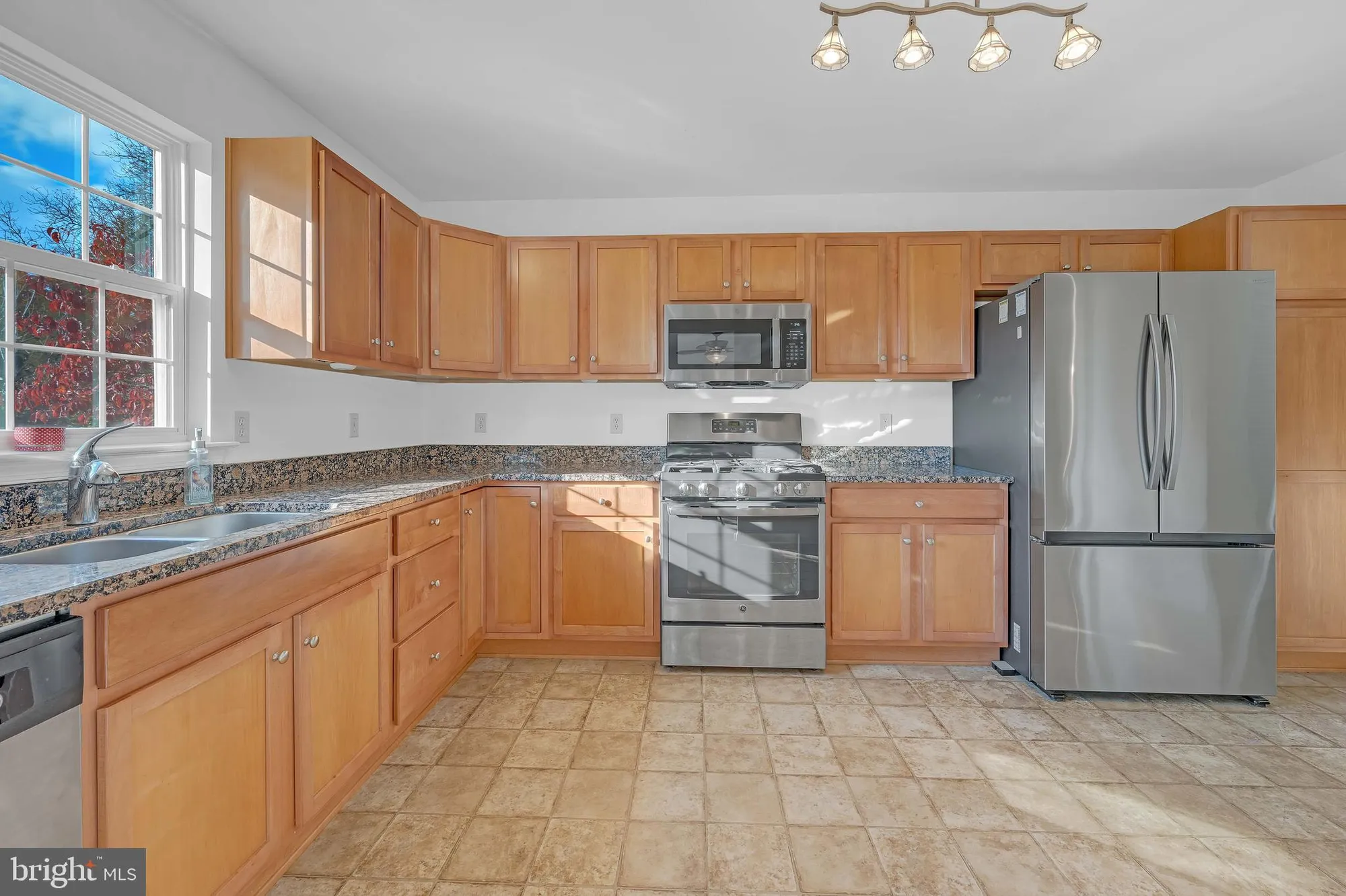 Property Slideshow image 9 of 31 | 4212 belmont cir, Whitehall, PA, 18052