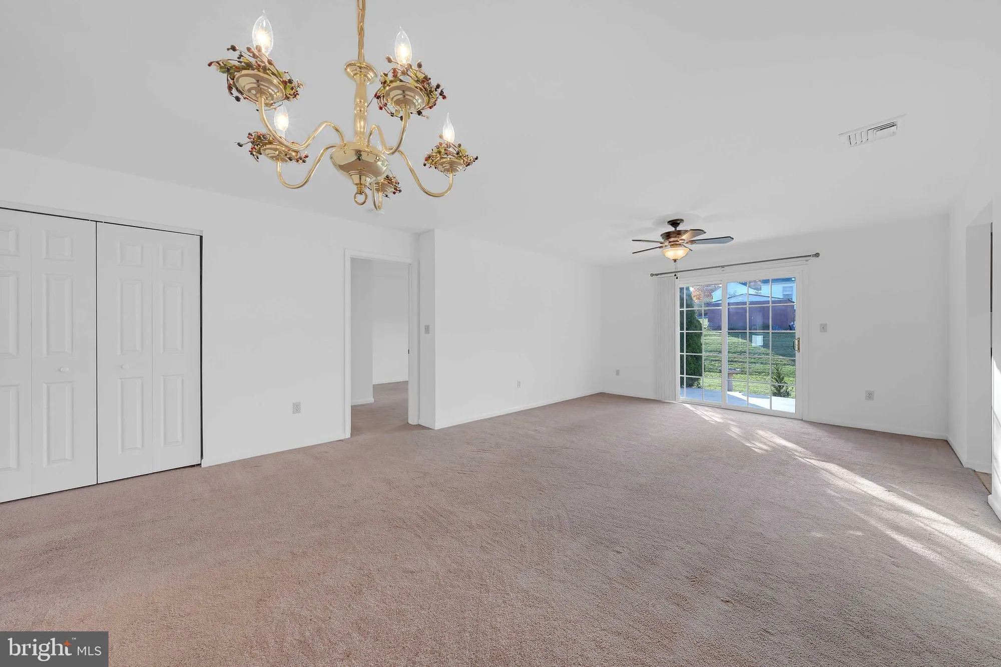 Property Slideshow image 12 of 31 | 4212 belmont cir, Whitehall, PA, 18052