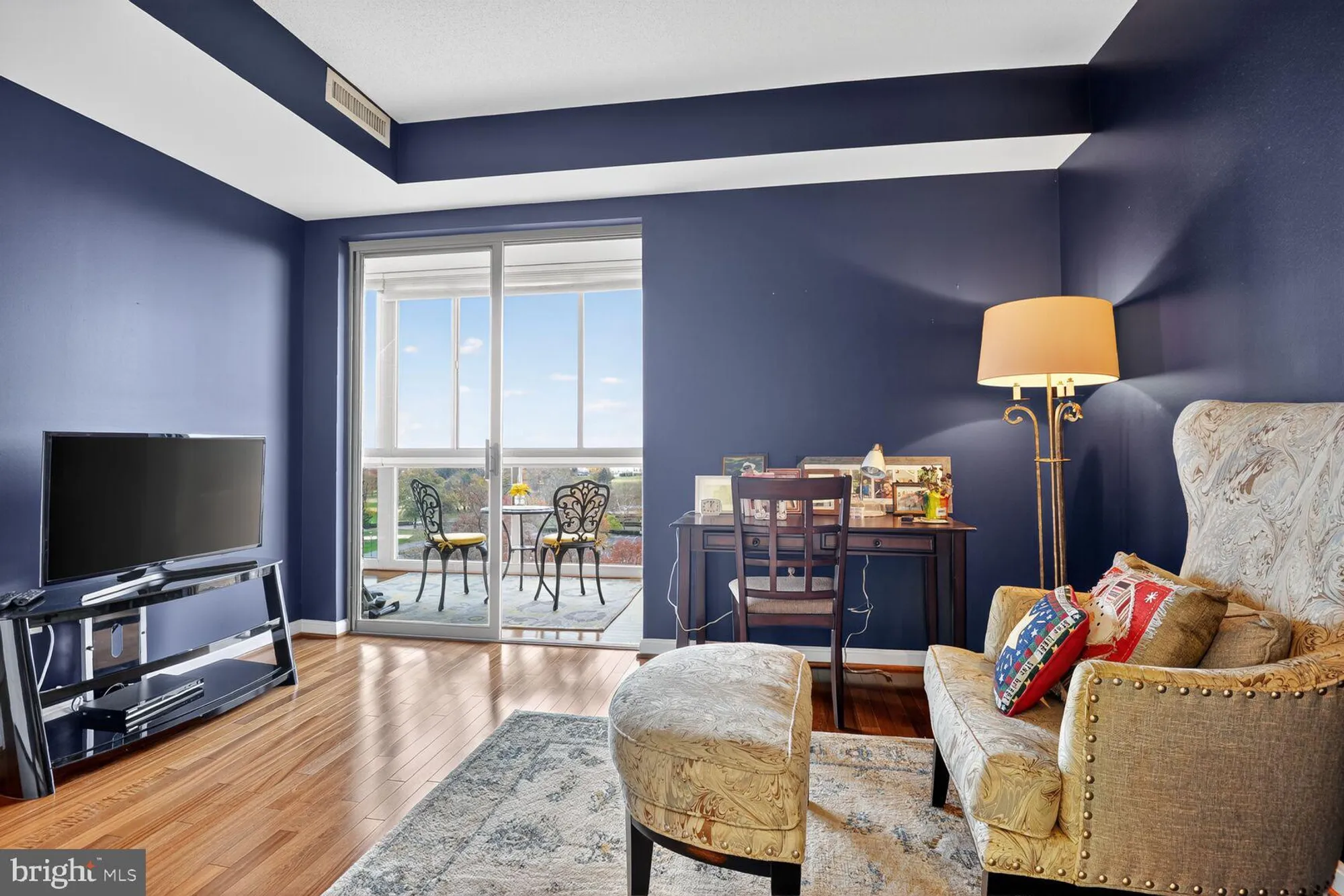 Property Slideshow image 13 of 16 | 19365 cypress ridge ter unit 1022, Leesburg, VA, 20176