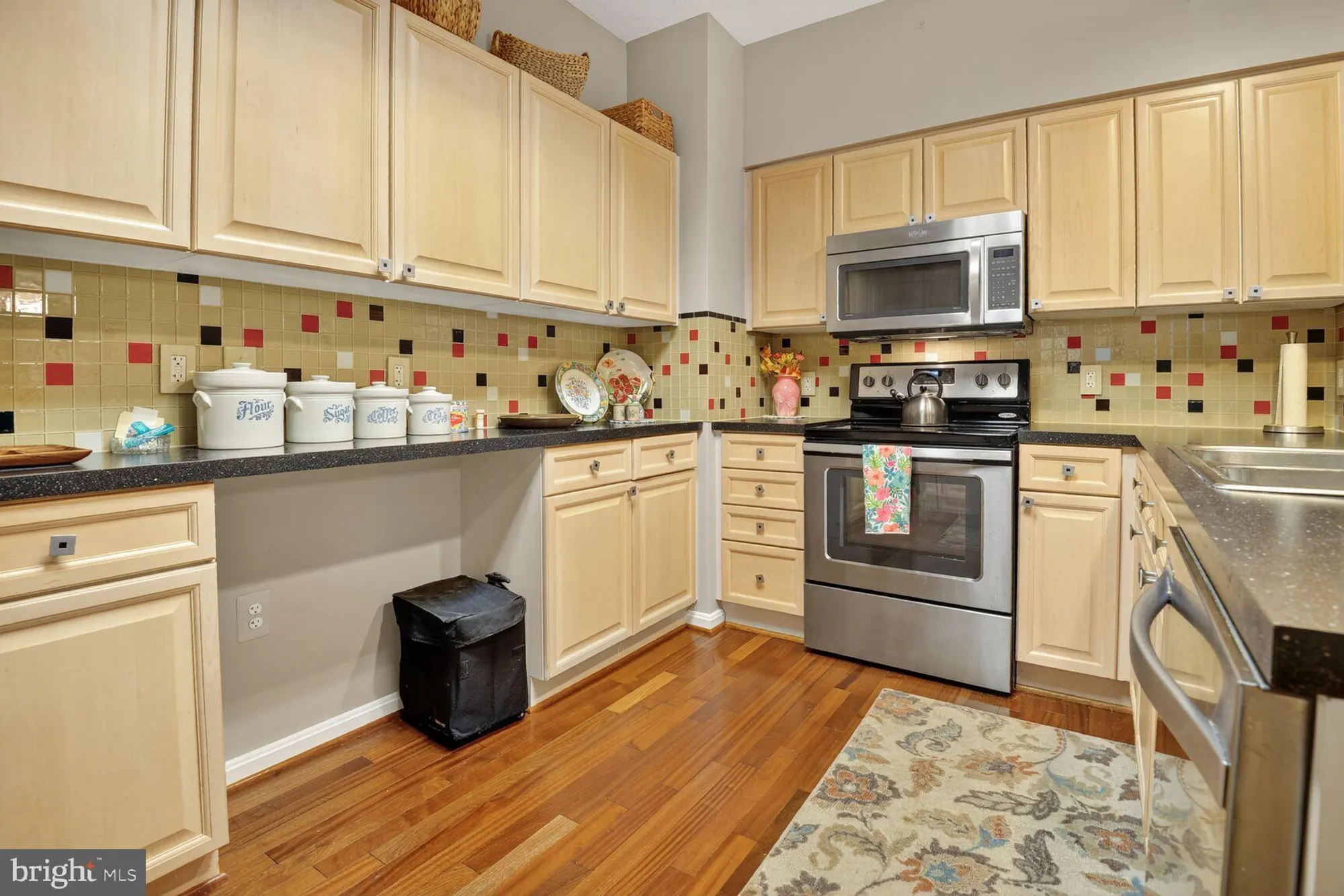 Property Slideshow image 6 of 16 | 19365 cypress ridge ter unit 1022, Leesburg, VA, 20176