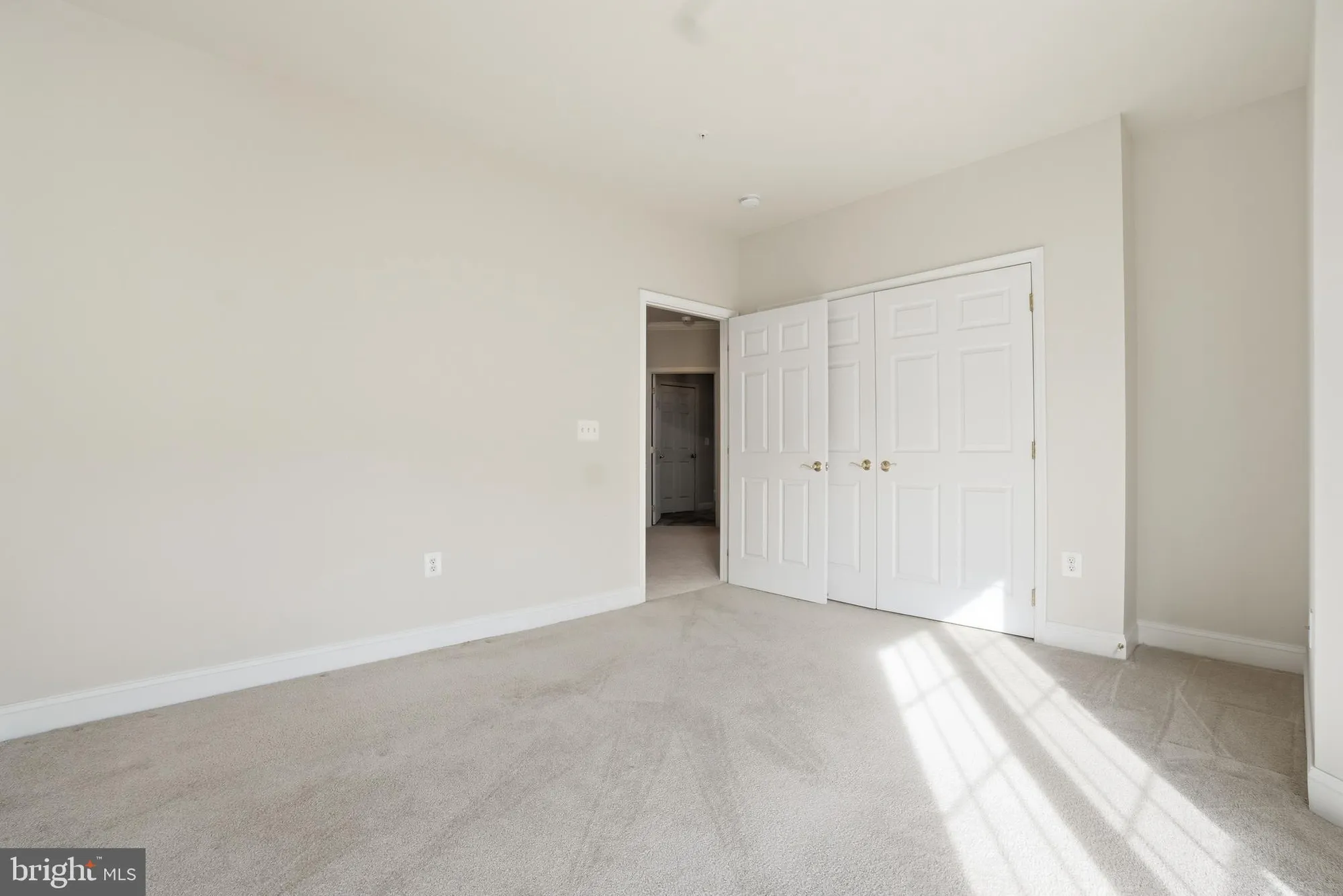 Property Slideshow image 37 of 52 | 2540 kensington gdns unit 303, Ellicott City, MD, 21043