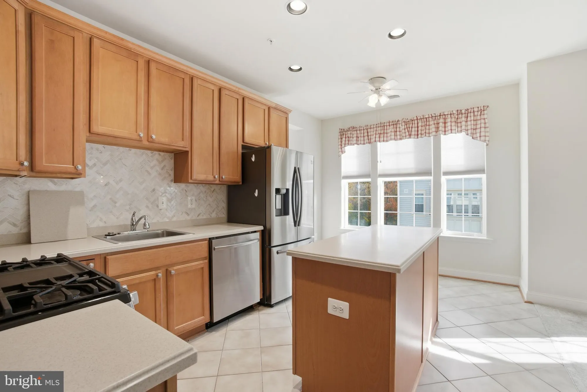 Property Slideshow image 18 of 52 | 2540 kensington gdns unit 303, Ellicott City, MD, 21043