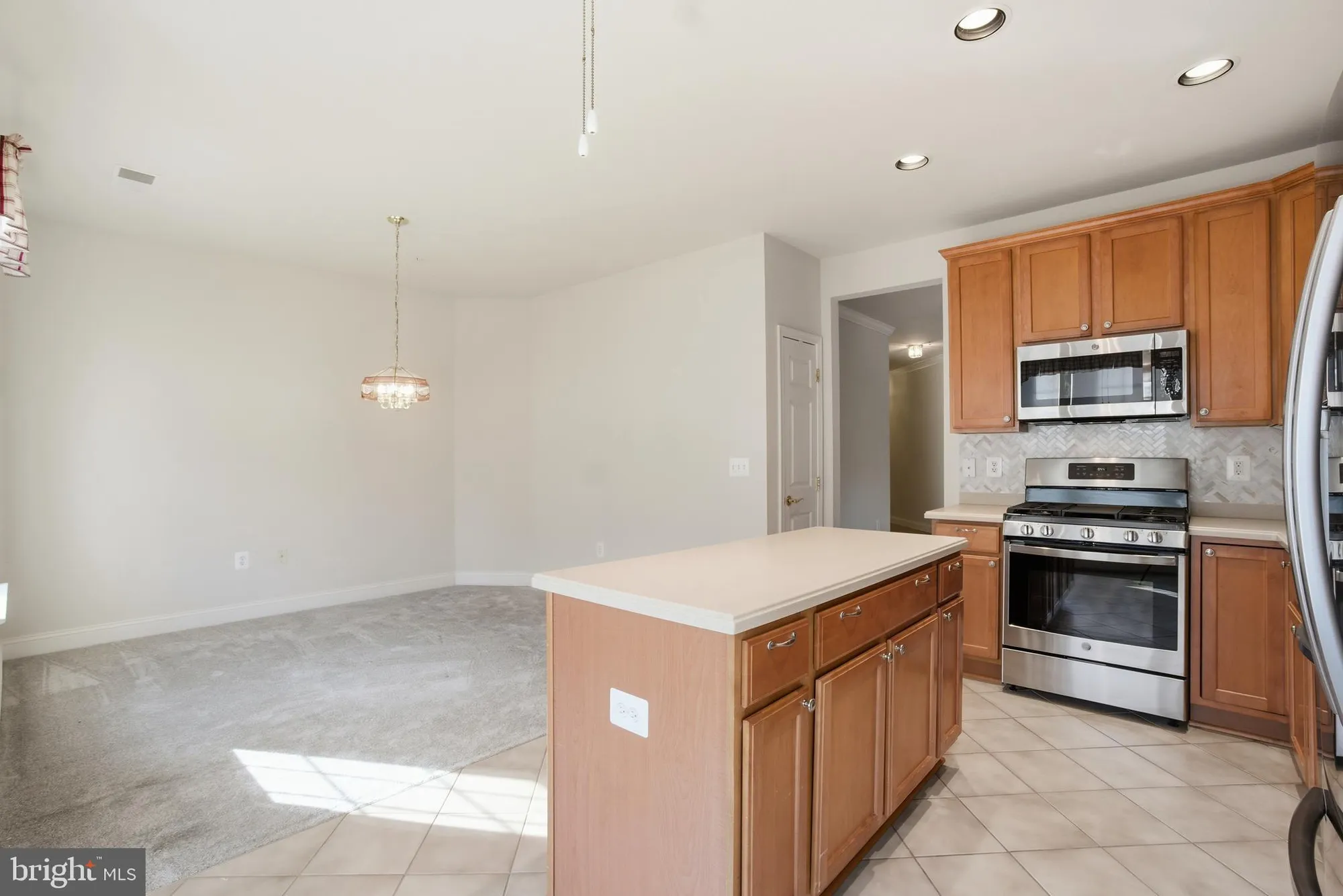 Property Slideshow image 22 of 52 | 2540 kensington gdns unit 303, Ellicott City, MD, 21043