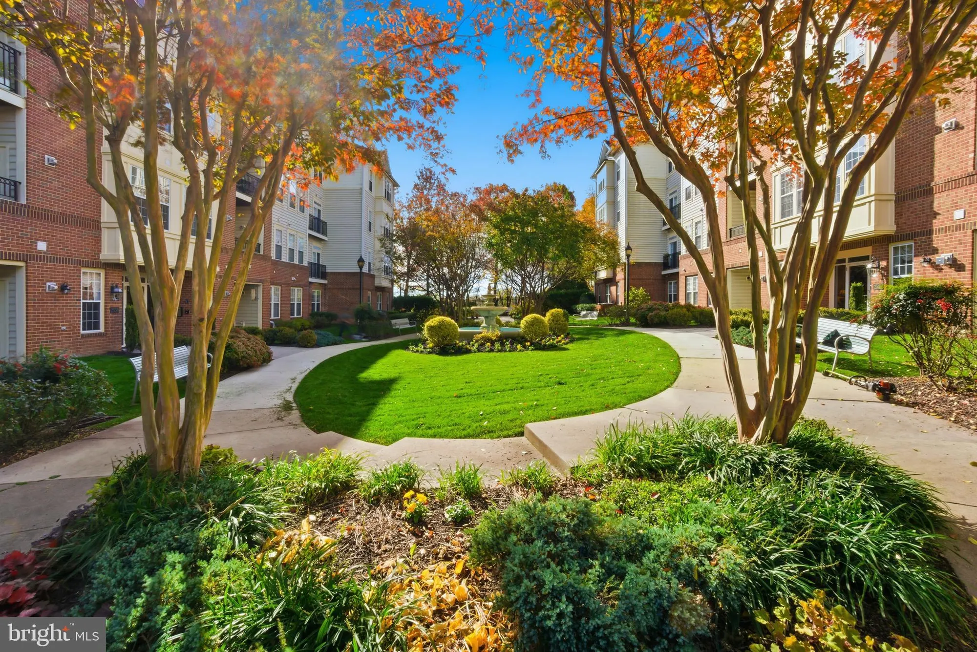 Property Slideshow image 5 of 52 | 2540 kensington gdns unit 303, Ellicott City, MD, 21043