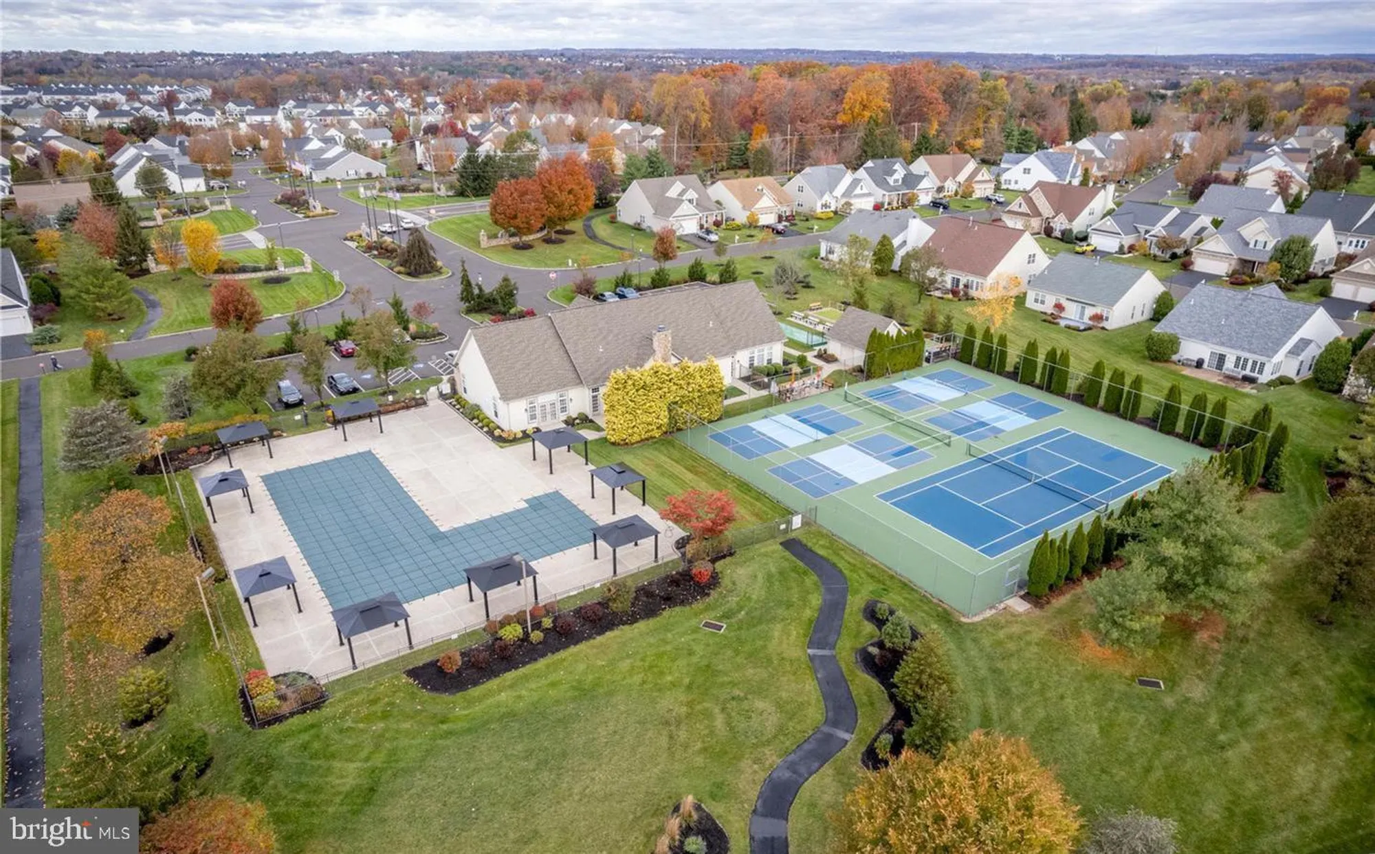 Property Slideshow image 9 of 25 | 407 maryjoe way, Warrington, PA, 18976