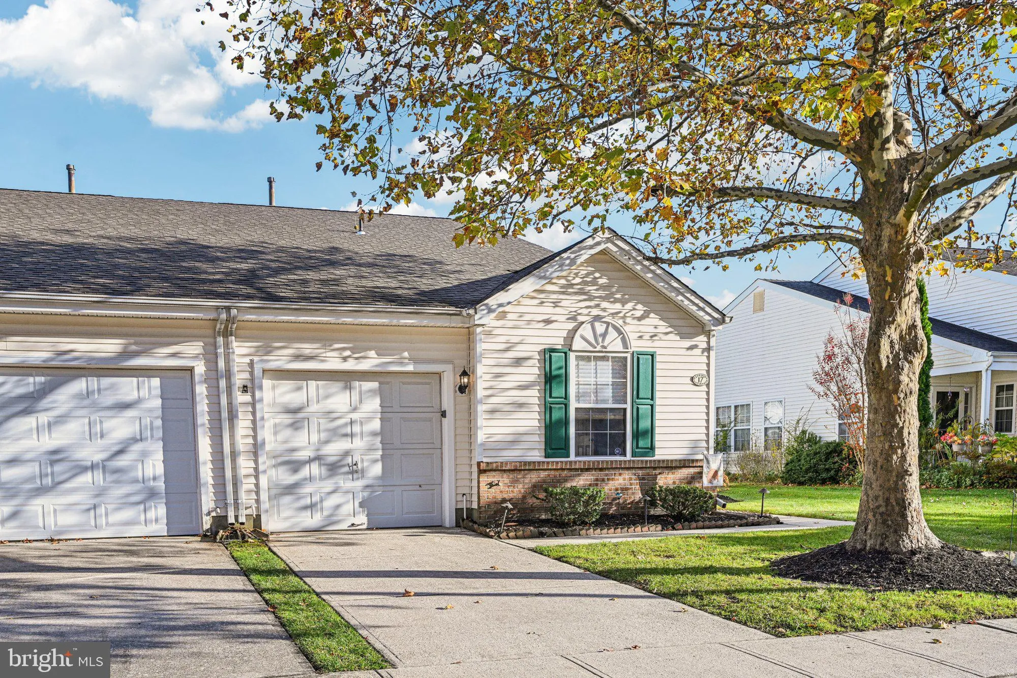 Property Slideshow image 4 of 53 | 17 peppergrass dr, Mount Laurel, NJ, 08054