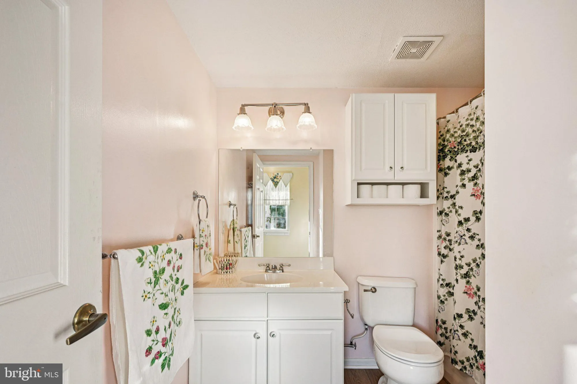 Property Slideshow image 35 of 53 | 17 peppergrass dr, Mount Laurel, NJ, 08054