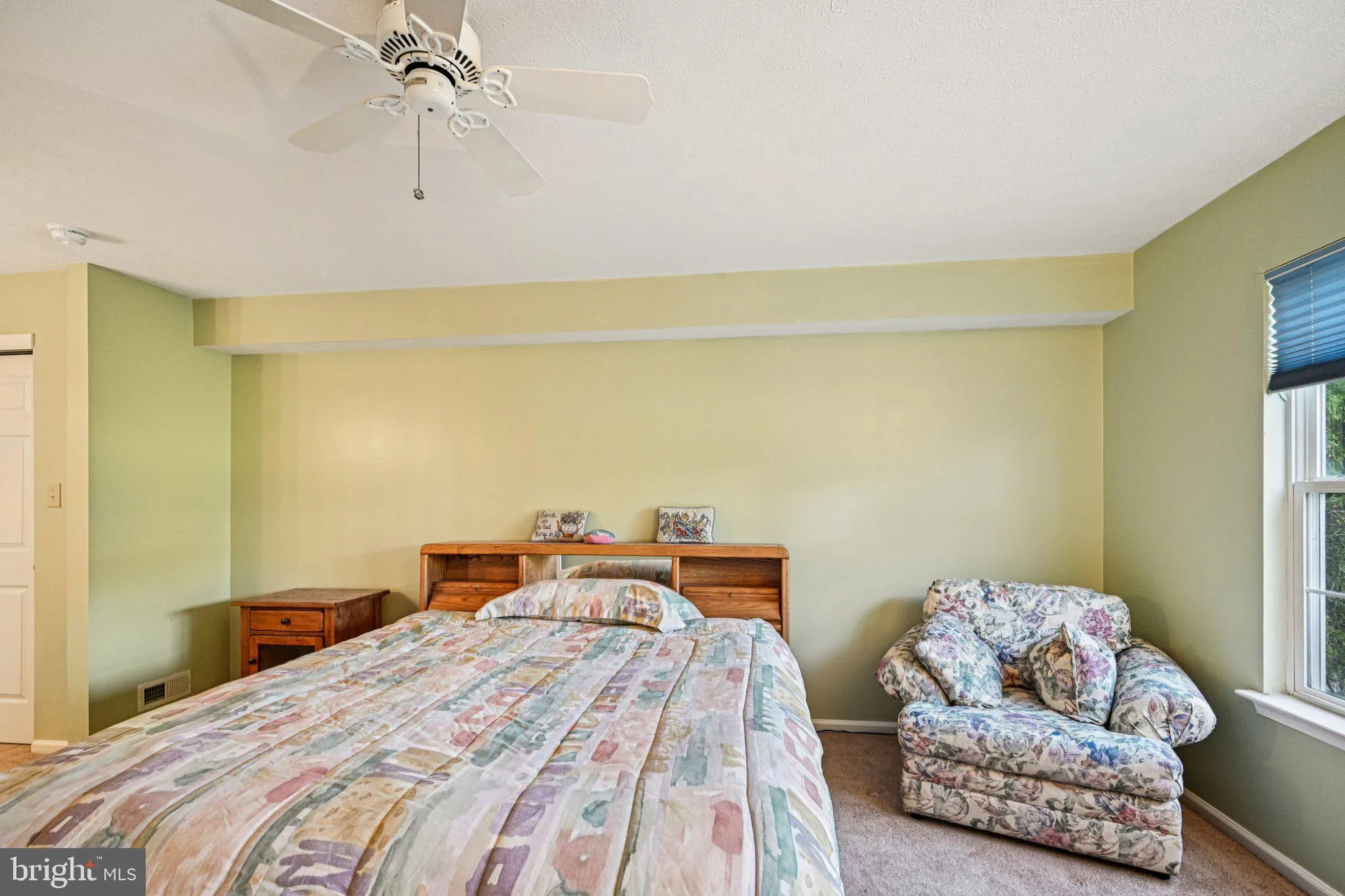 Property Slideshow image 28 of 53 | 17 peppergrass dr, Mount Laurel, NJ, 08054