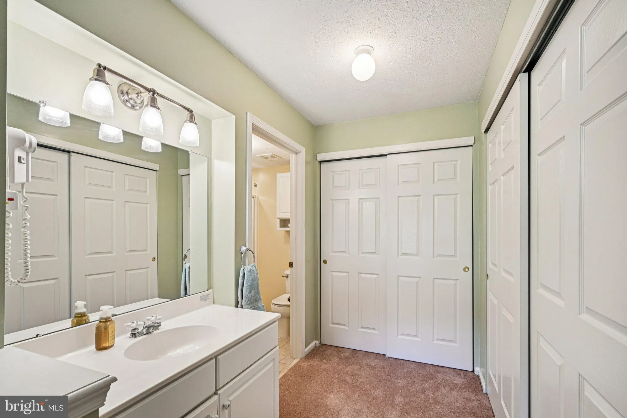 Property Slideshow image 30 of 53 | 17 peppergrass dr, Mount Laurel, NJ, 08054