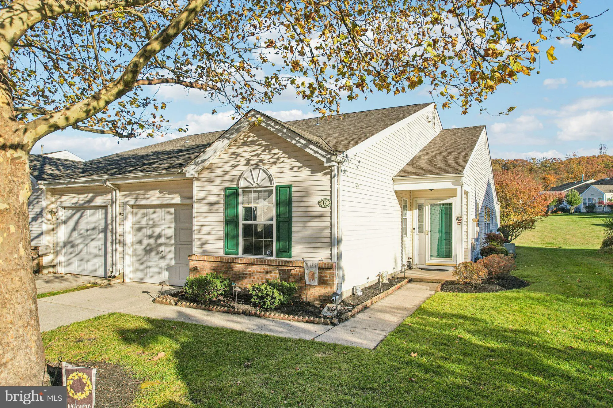 Property Slideshow image 3 of 53 | 17 peppergrass dr, Mount Laurel, NJ, 08054