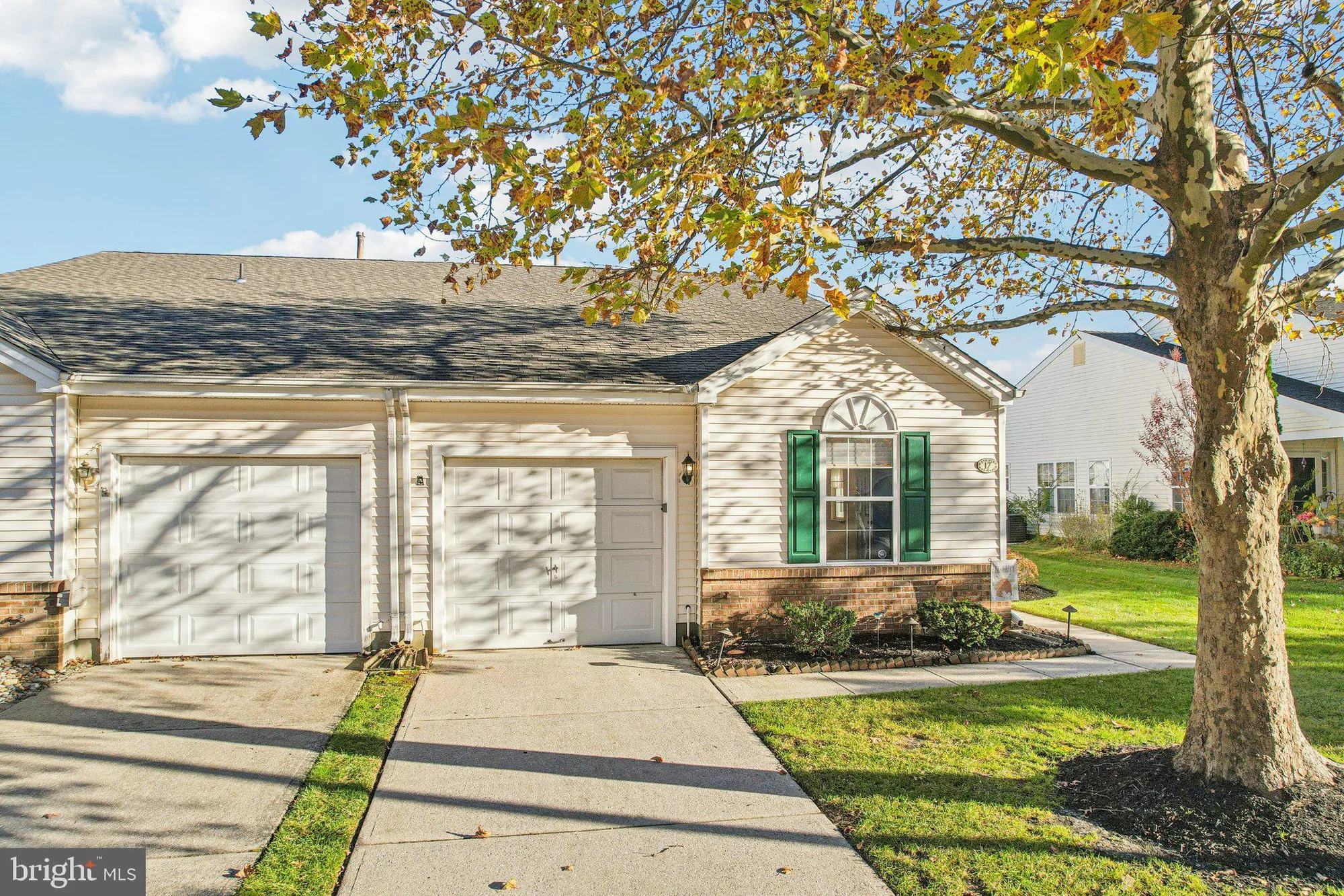 Property Slideshow image 5 of 53 | 17 peppergrass dr, Mount Laurel, NJ, 08054